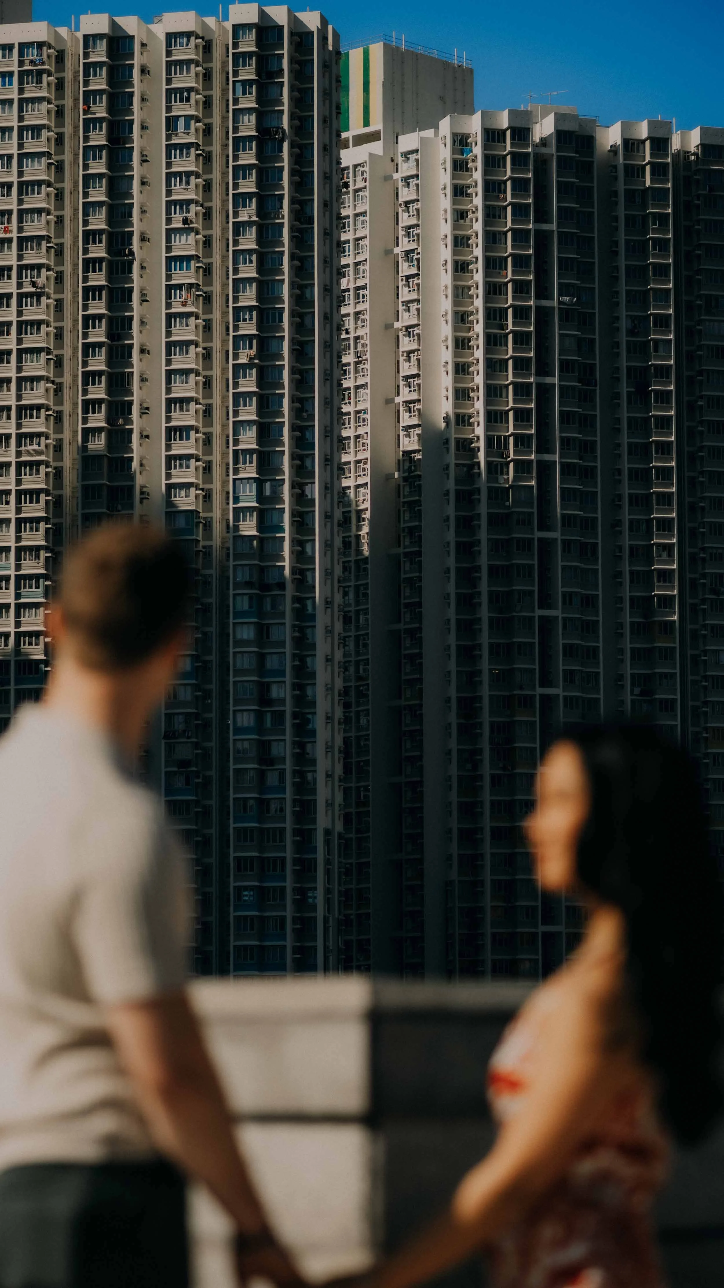 21-hongkong-engagement-nanliangarden-outdoor-residentialtowers-leicam11.jpg