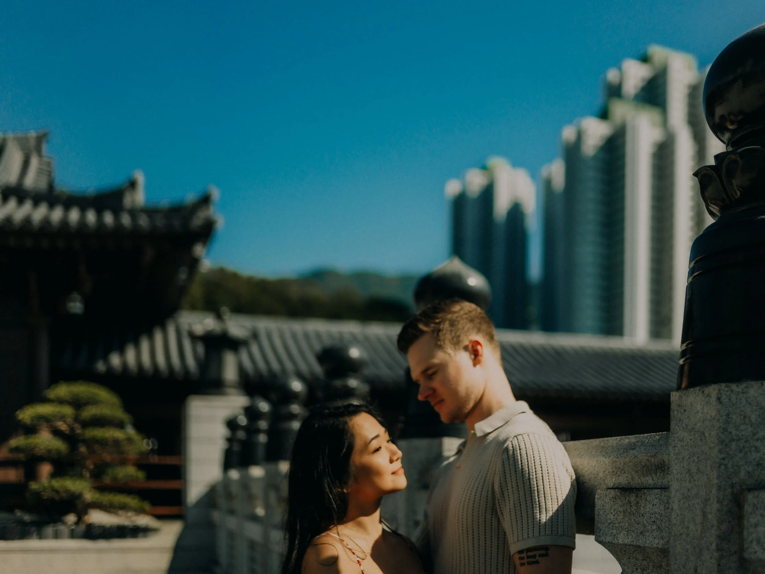 31-hongkong-engagement-nanliangarden-outdoor-eastwest-leicasl2.jpg
