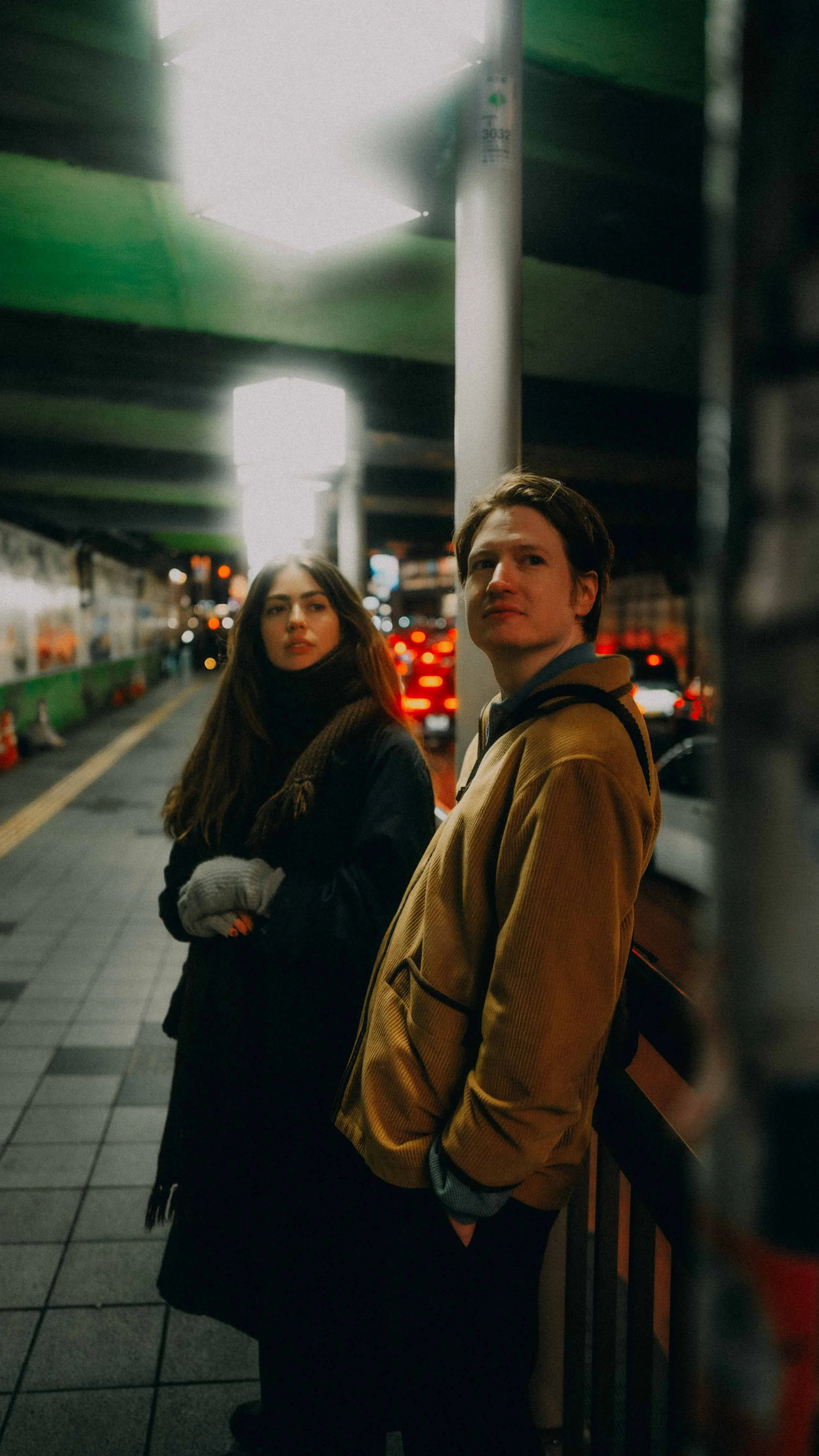 6-tokyo-coupleshoot-shinjuku-night-underpass-leicaq3.jpg