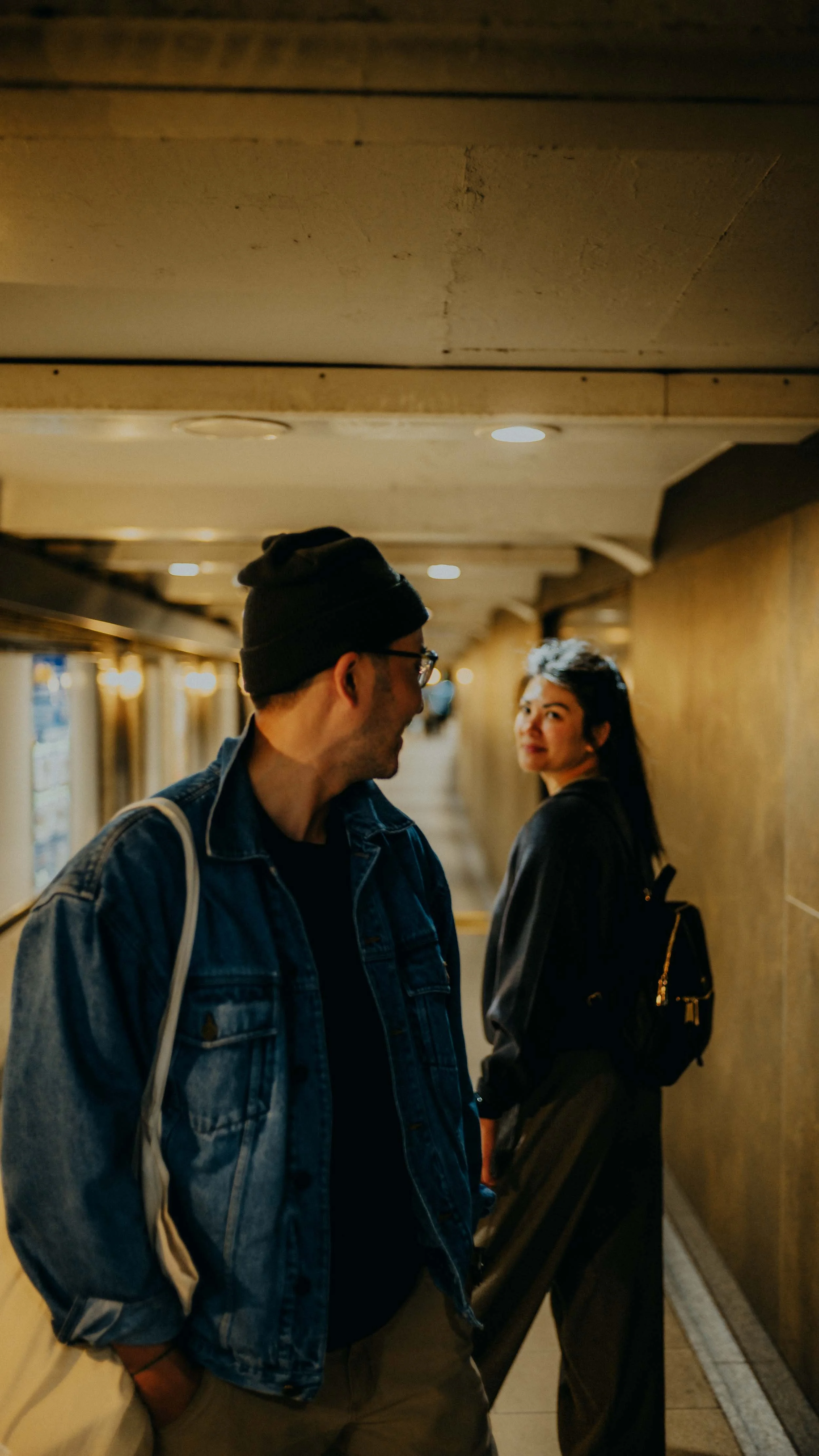 6-tokyo-coupleshoot-kanda-passage-lookback-leicasl2.jpg