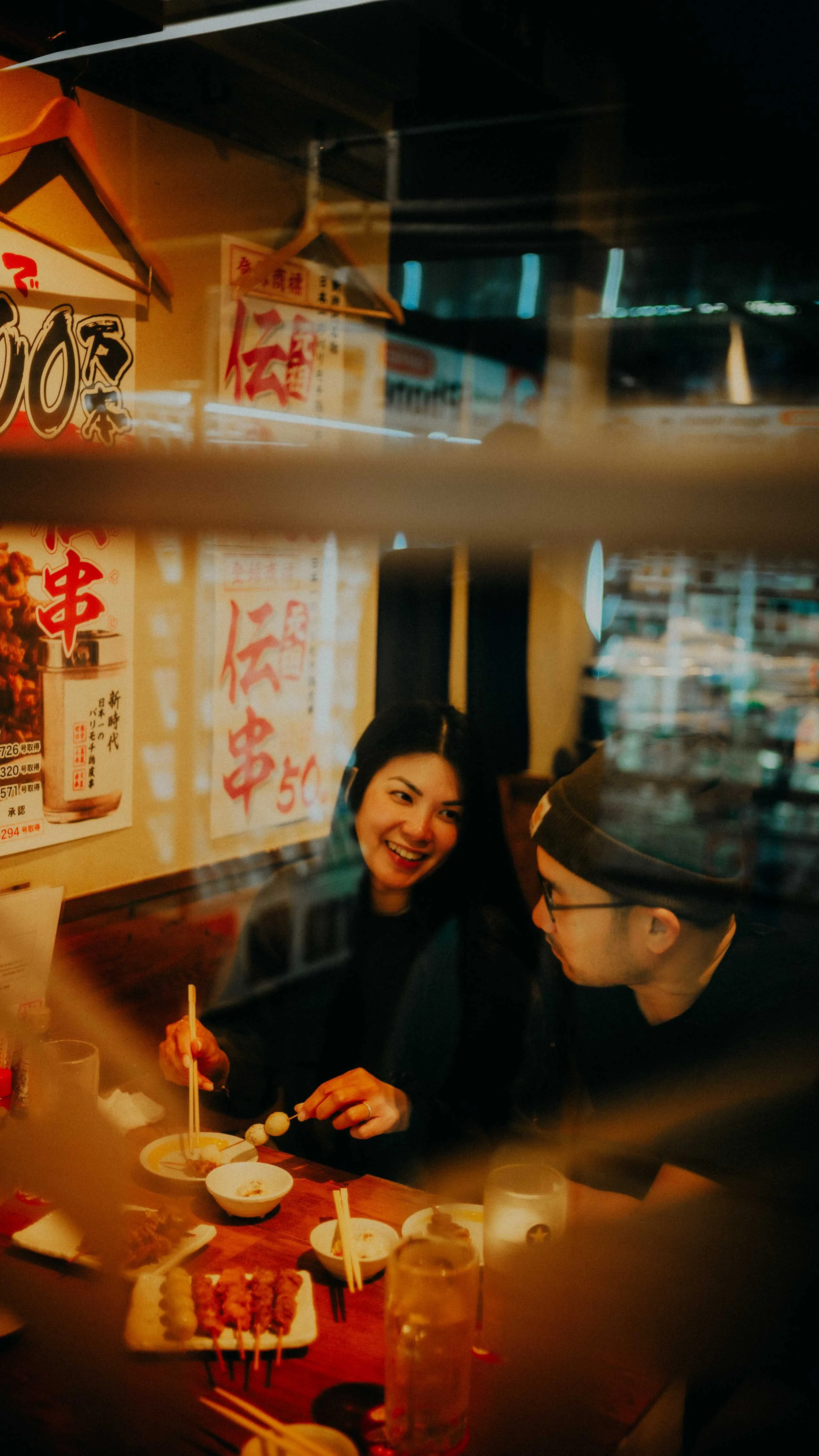 10-tokyo-coupleshoot-akihabara-izakaya-dinner-leicasl2.jpg