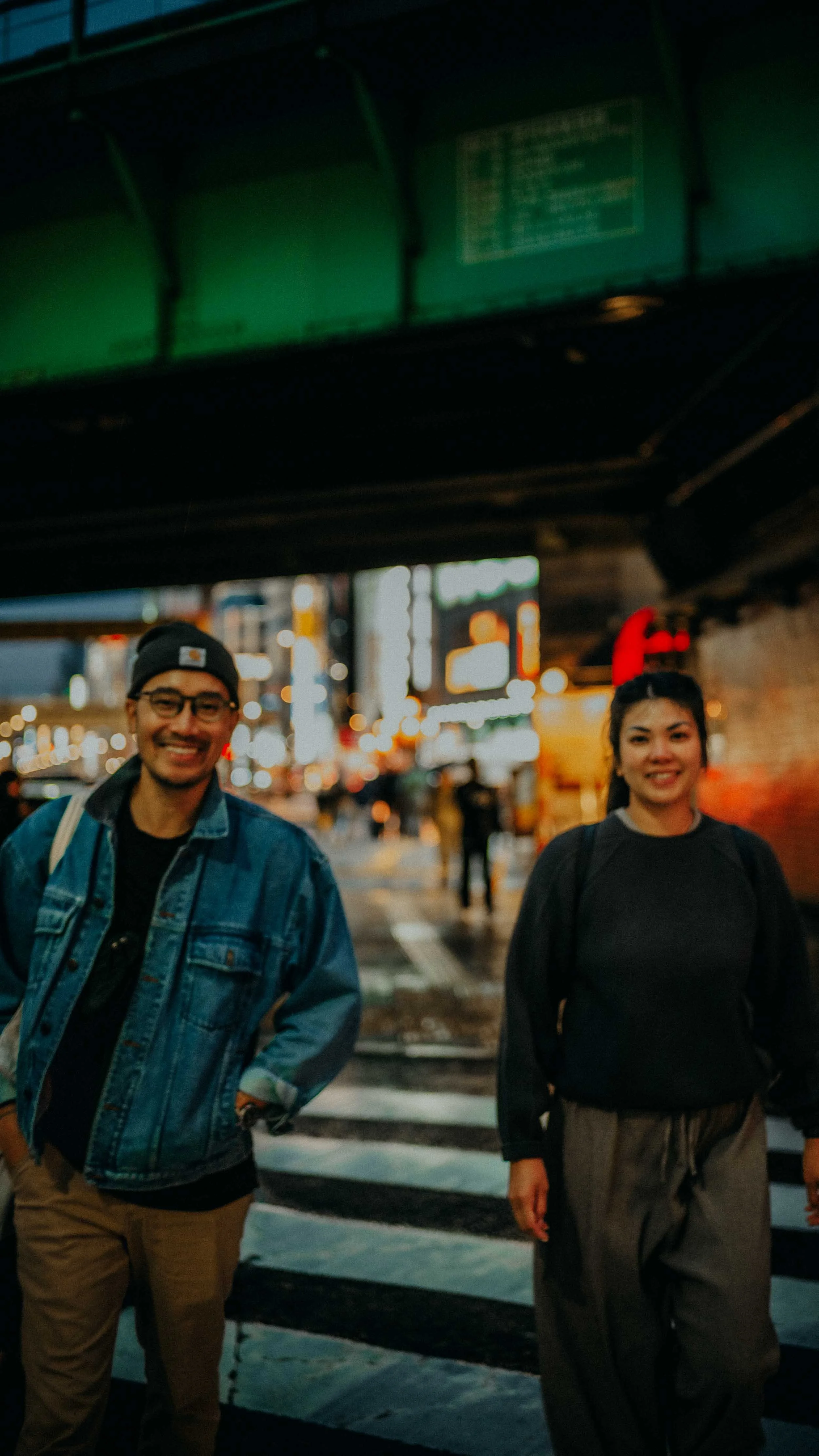 16-tokyo-coupleshoot-akihabara-underpass-walk-leicasl2.jpg