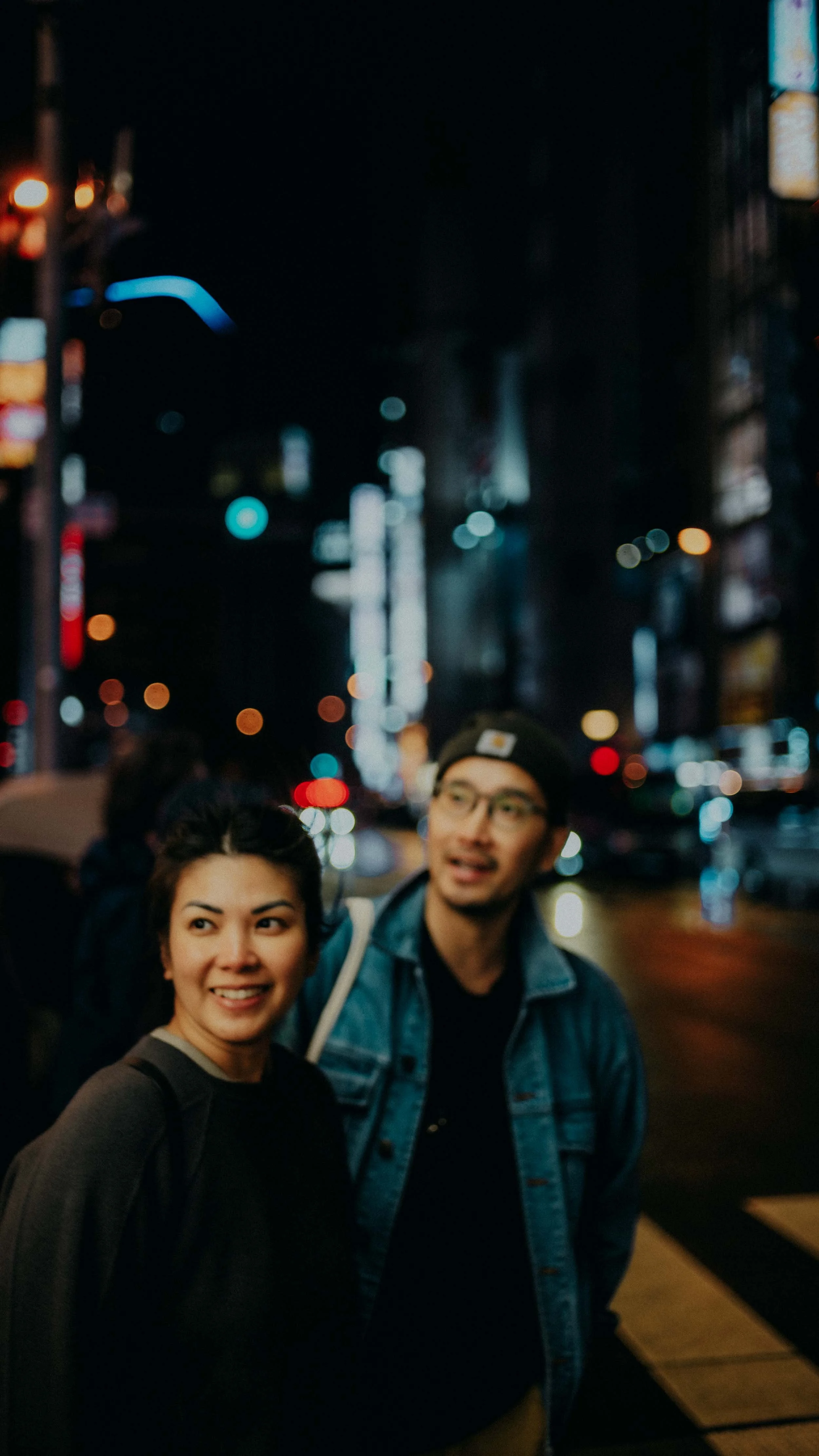 17-tokyo-coupleshoot-akihabara-night-bokeh-leicasl2.jpg