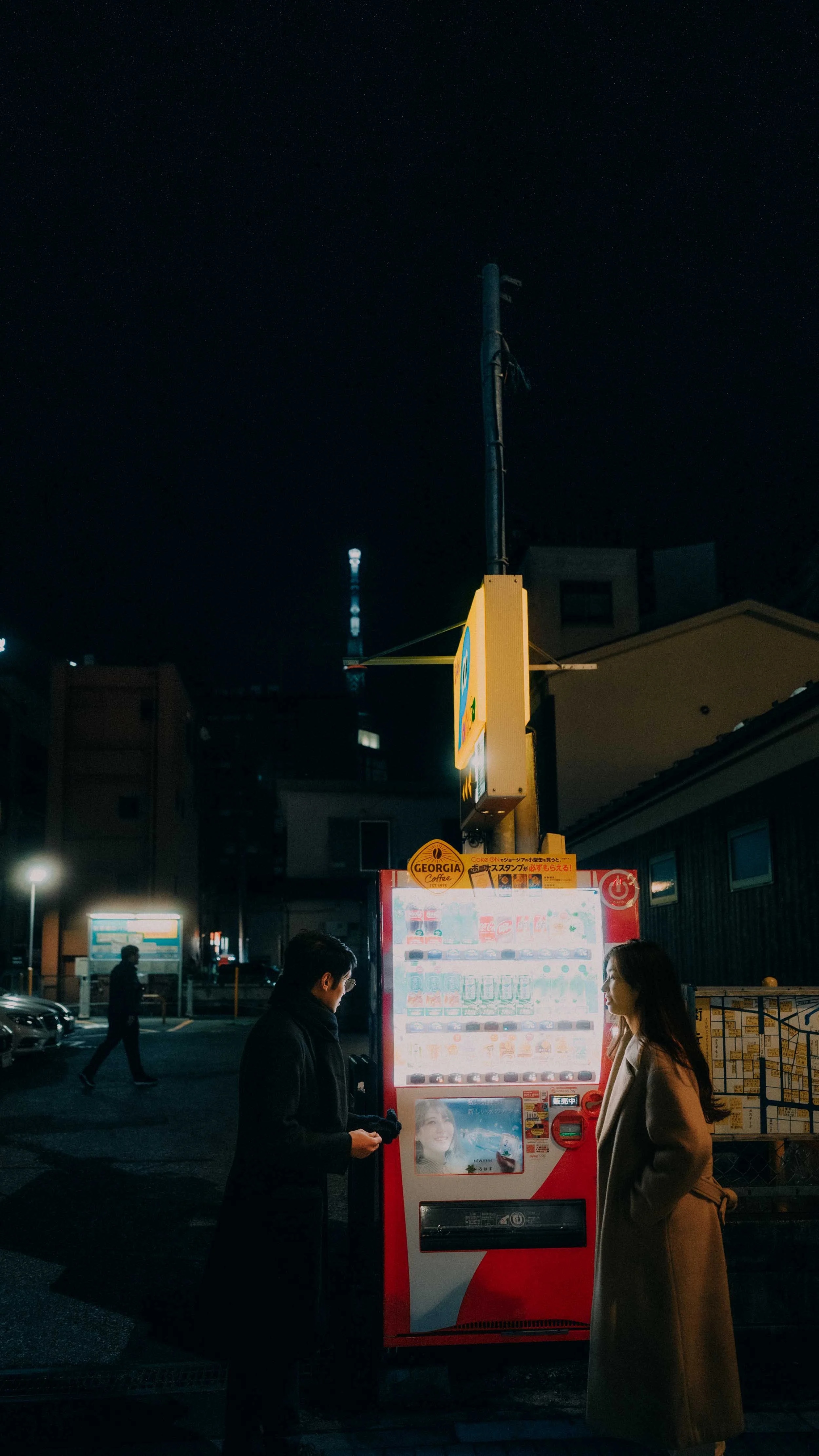 7-tokyo-engagement-asakusa-night-redvendingmachine-sonya7rv.jpg