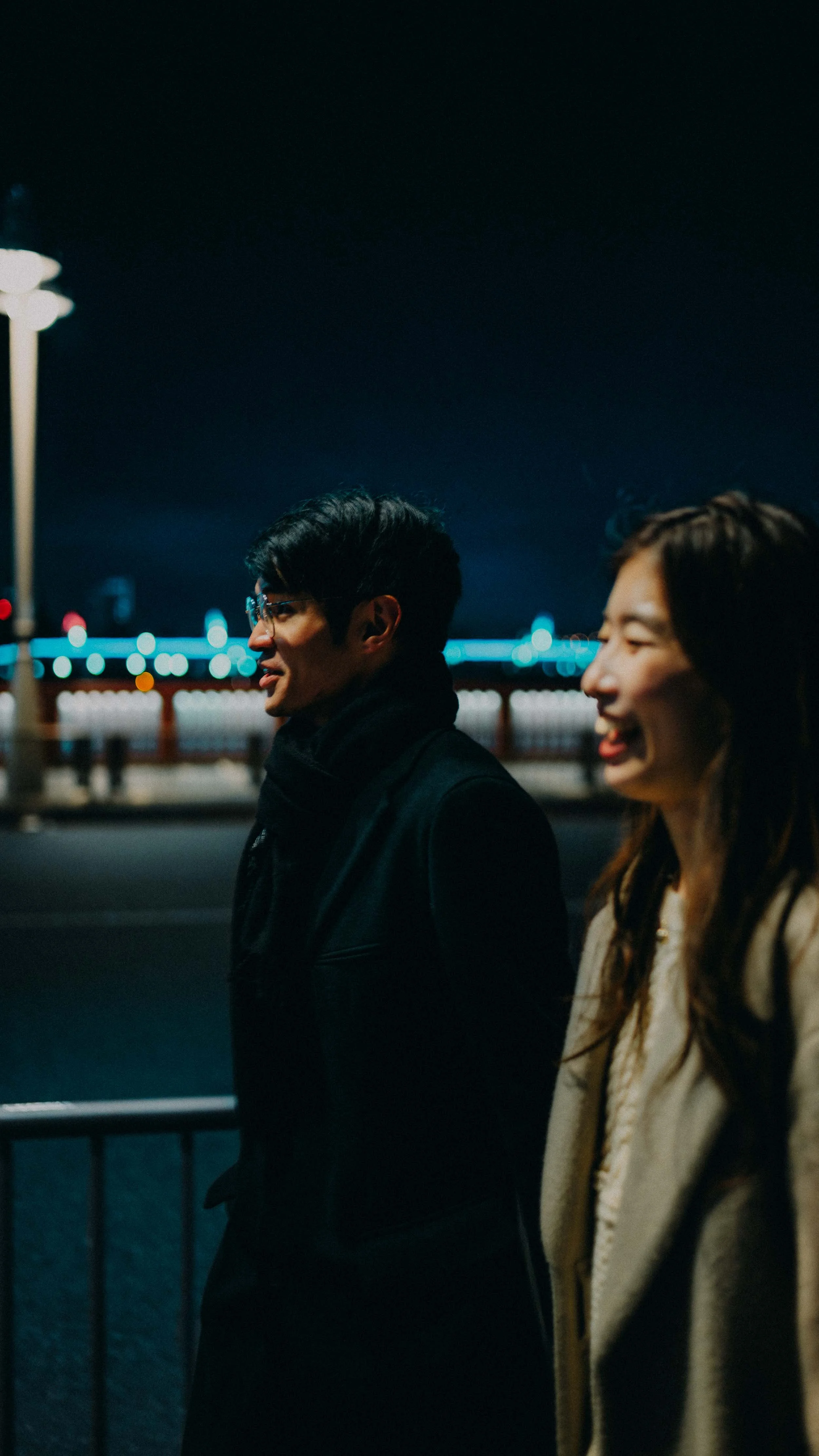 14-tokyo-engagement-sumidariver-night-laughter-leicasl2.jpg