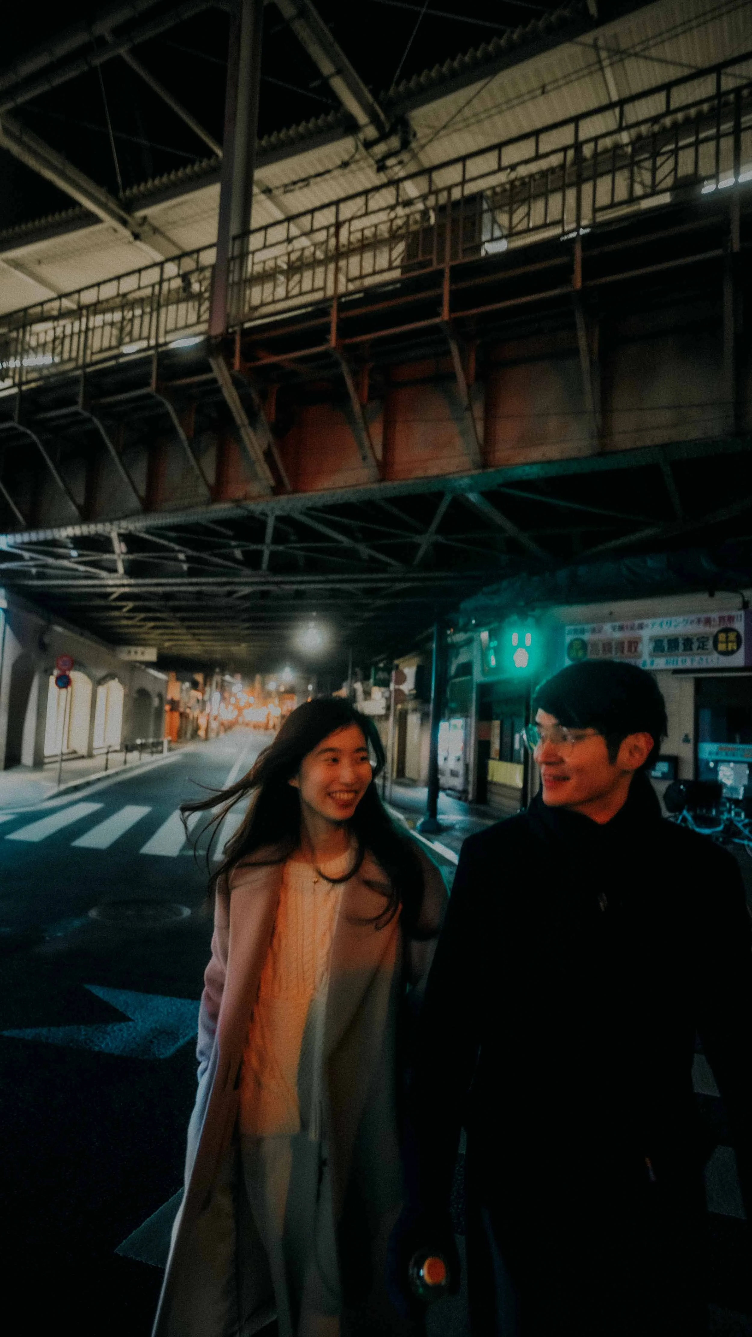 20-tokyo-engagement-asakusa-street-laughter-sonya7rv.jpg