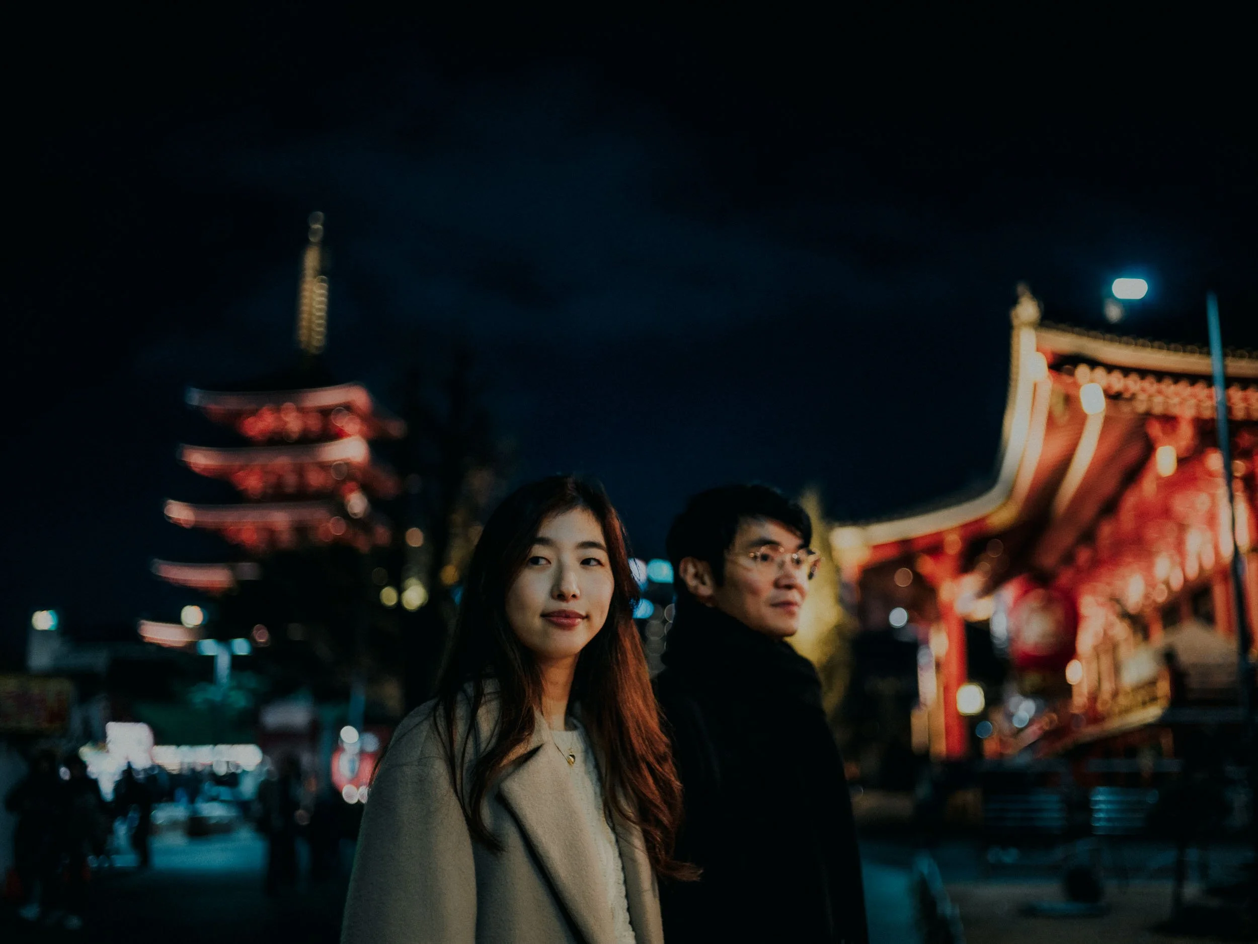 36-tokyo-engagement-sensoji-night-templegrounds-leicasl2.jpg