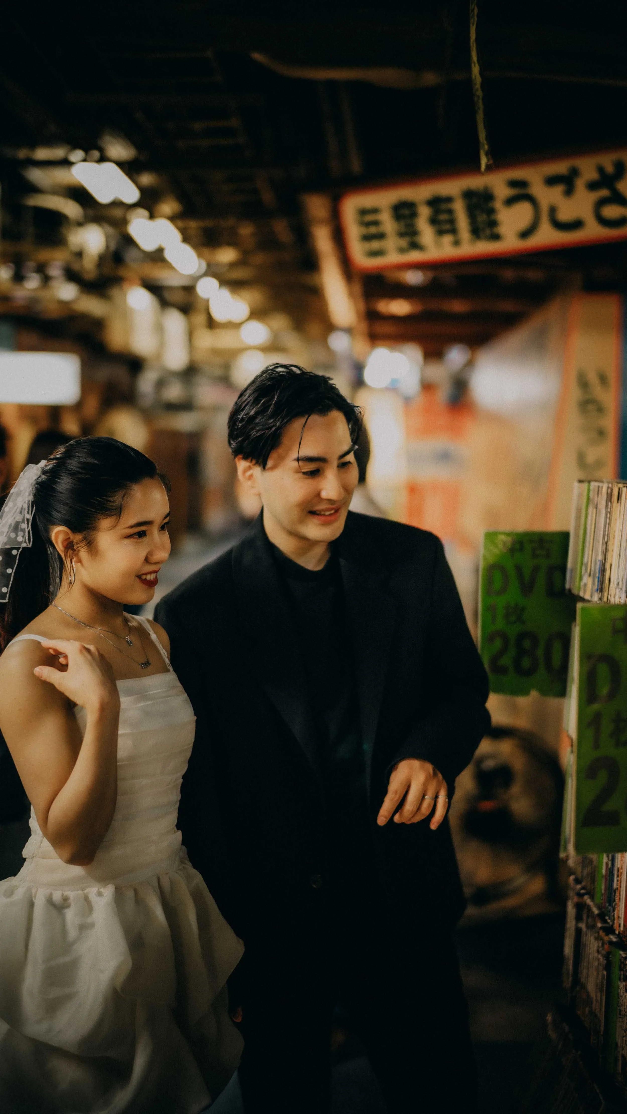 15-tokyo-engagement-asakusa-underground-indoor-dvds-leicam11.jpg