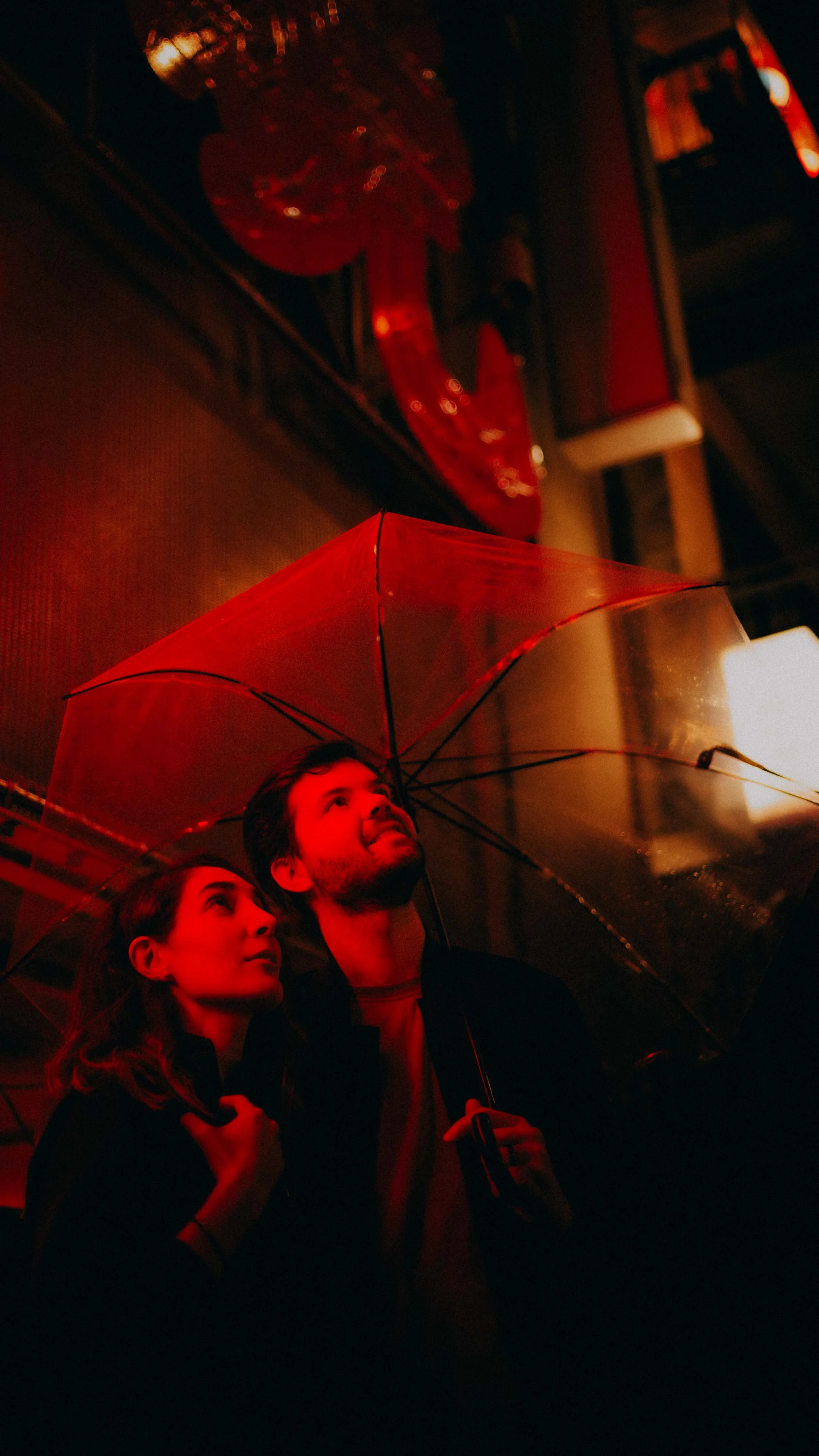 14-tokyo-coupleshoot-shibuya-redneon-off-leicam11.jpg