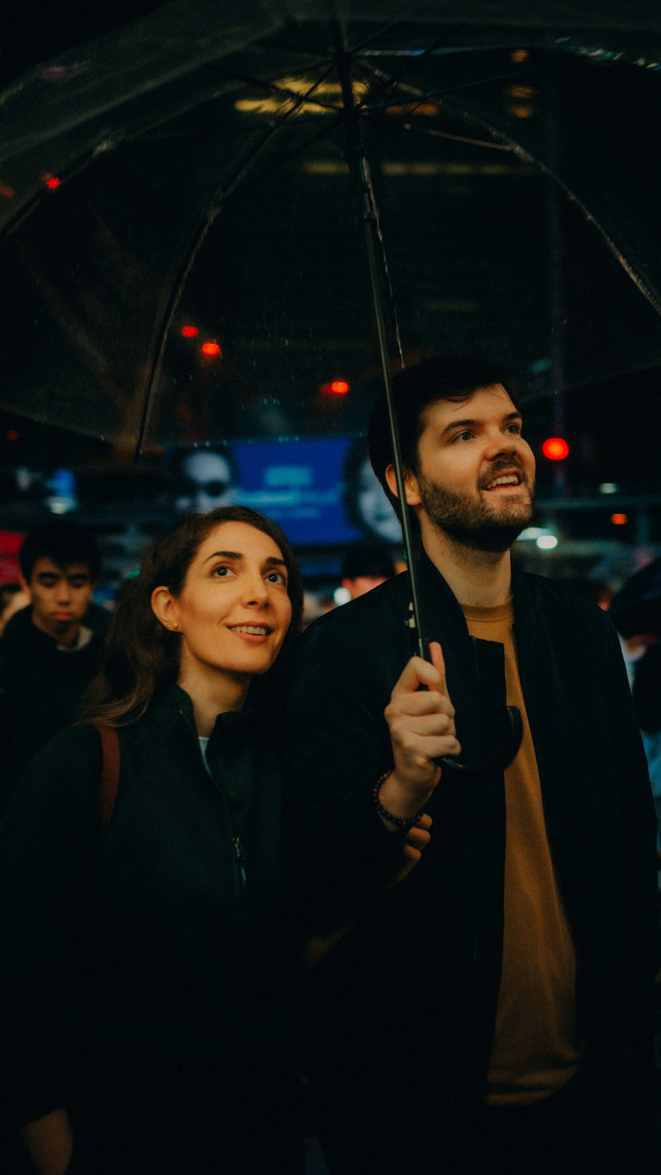 23-tokyo-couple-shootshibuya-coldtone-intimate-leicaq3.jpg