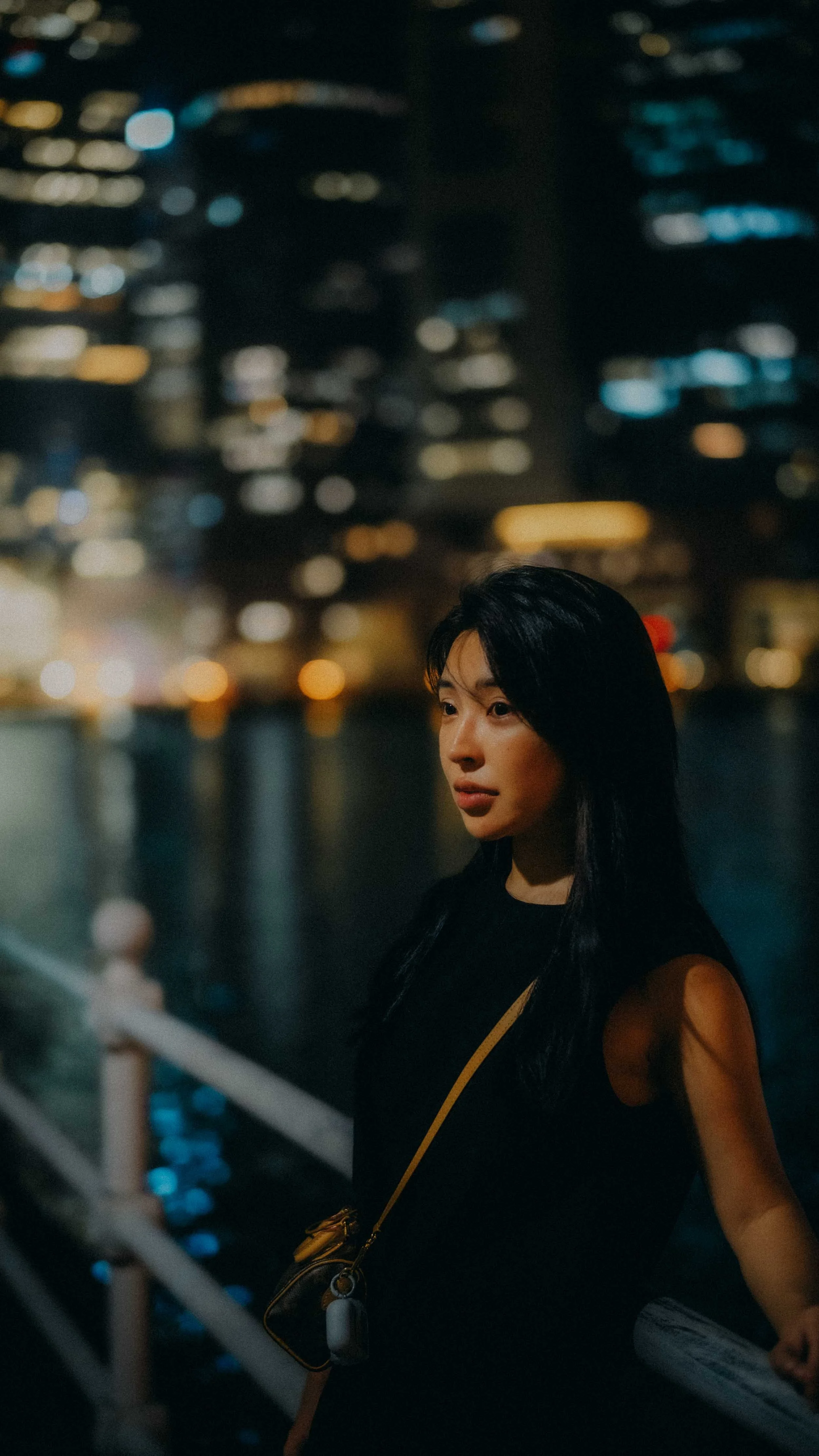 1-singapore-portrait-cbdskyline-night-bokeh-leicasl3s.jpg