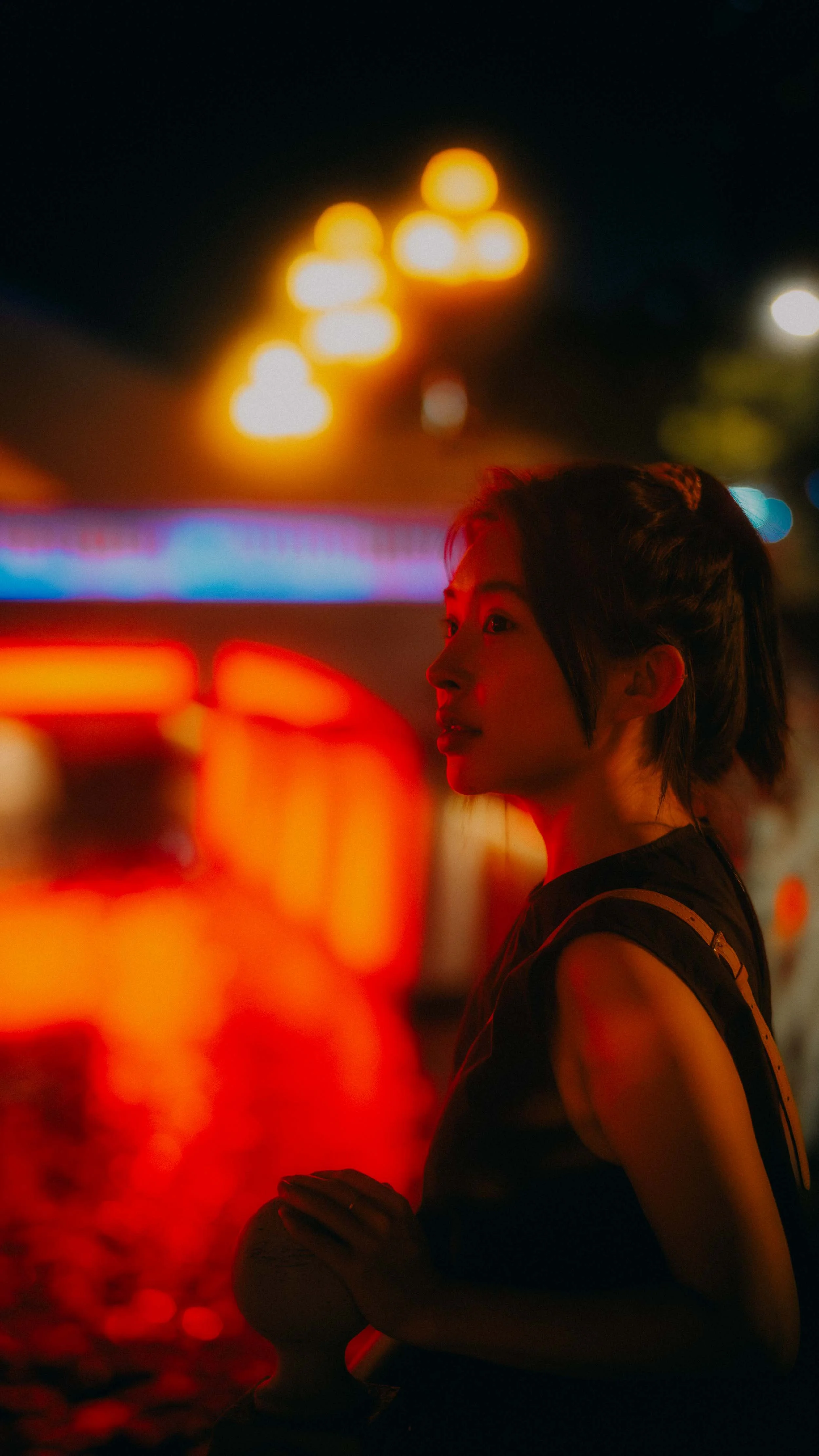 4-singapore-portrait-boatquay-night-redprofile-leicasl3s.jpg