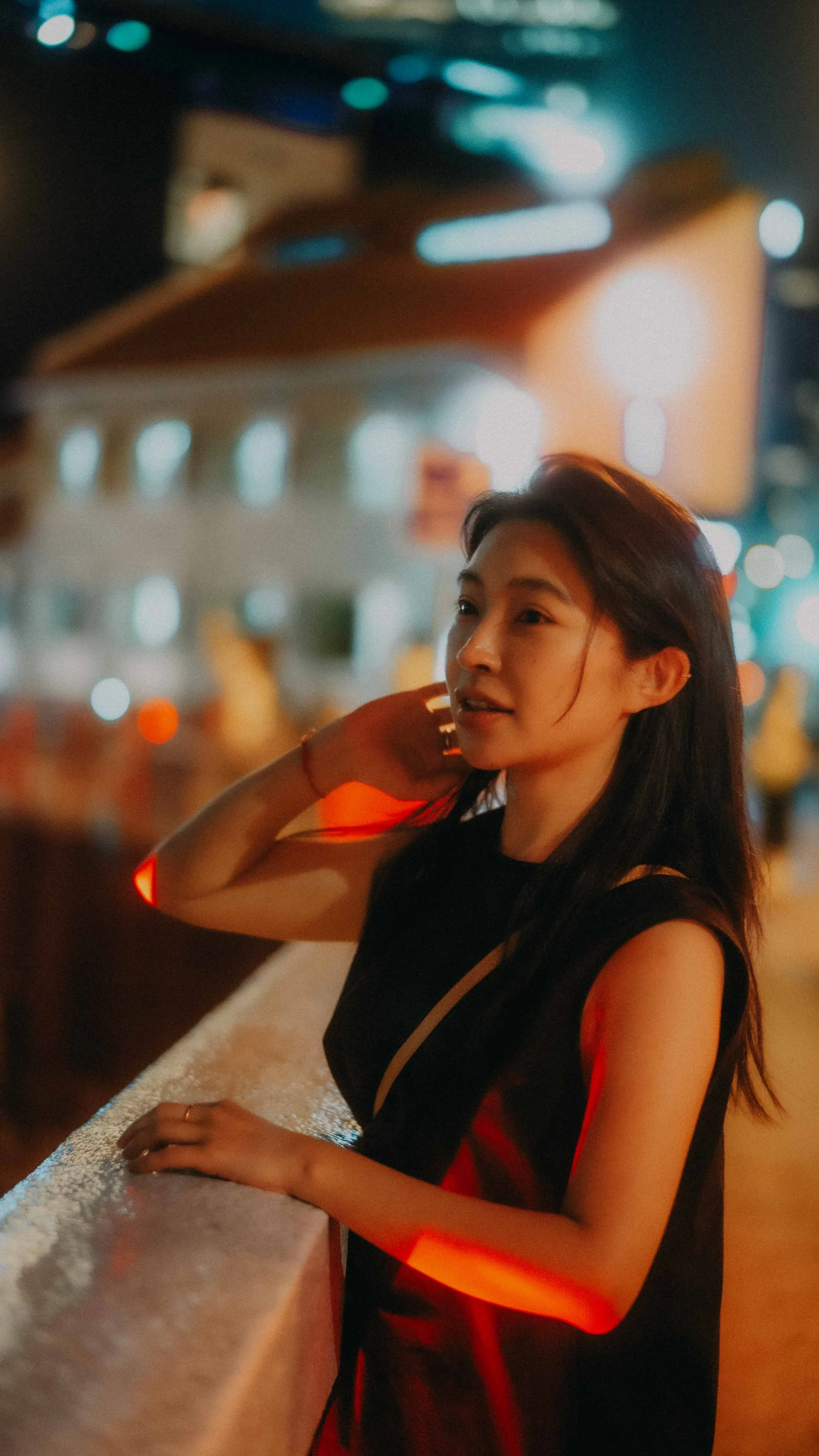 8-singapore-portrait- boatquay-night-hairtouch-leicasl3s.jpg
