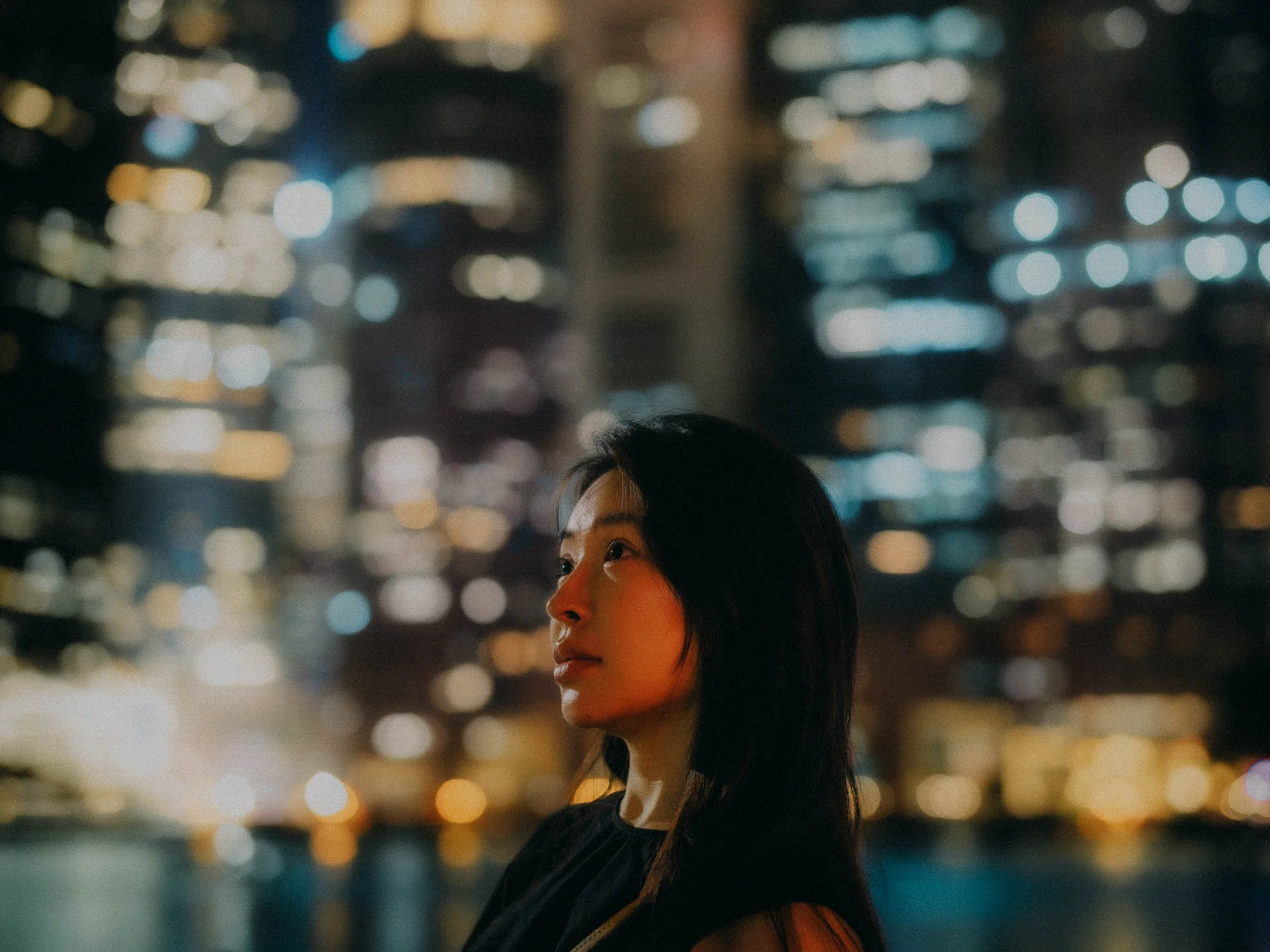 19-singapore-portrait-cbdskyline-night-closeprofile-leicasl3s.jpg