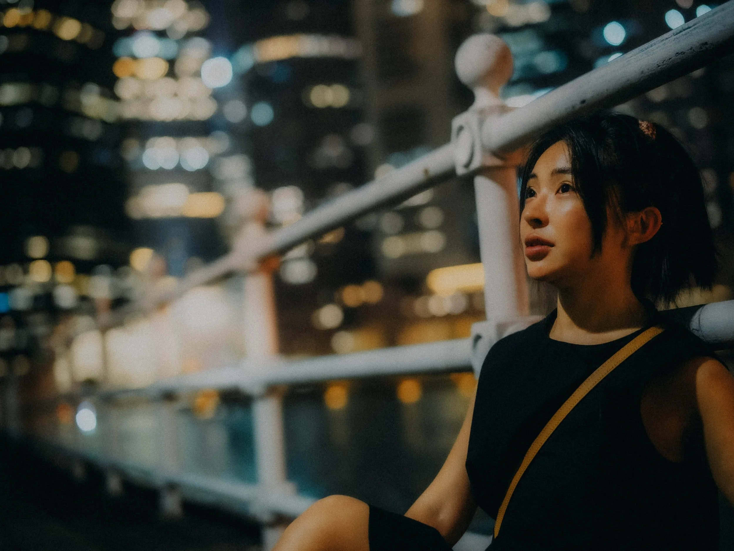 22-singapore-portrait-boatquay-riverfront-seatedlook-leicasl3s.jpg
