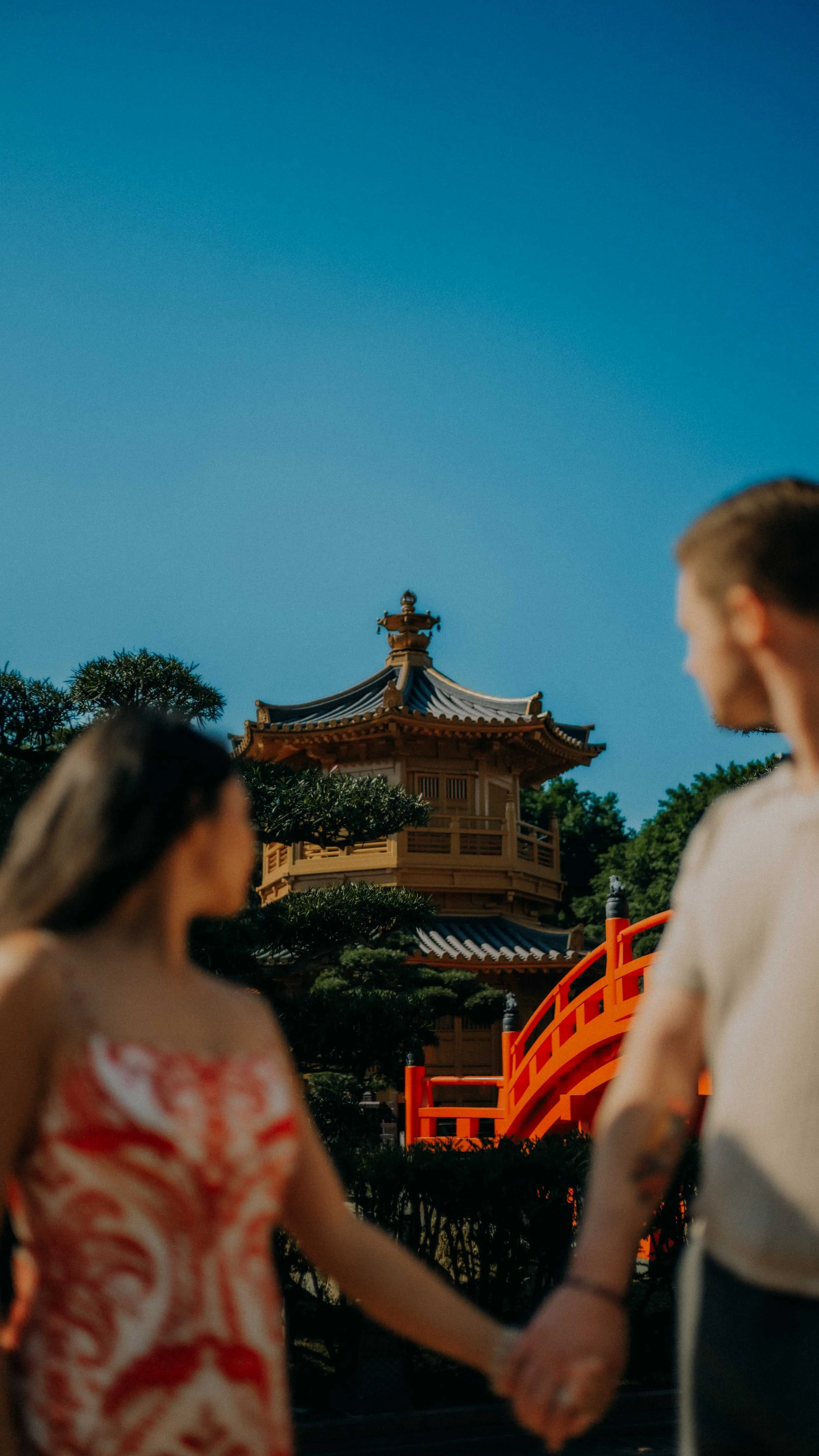 9-hongkong-engagement-nanliangarden-outdoor-redbridge-leicasl2.jpg