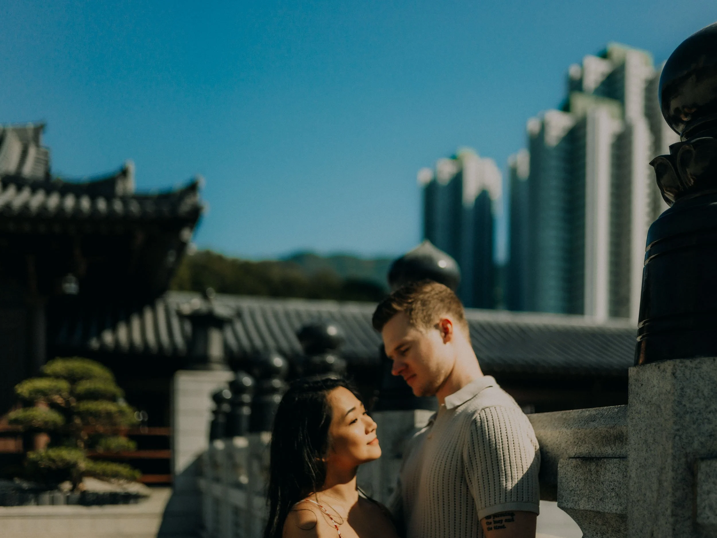31-hongkong-engagement-nanliangarden-outdoor-eastwest-leicasl2.jpg