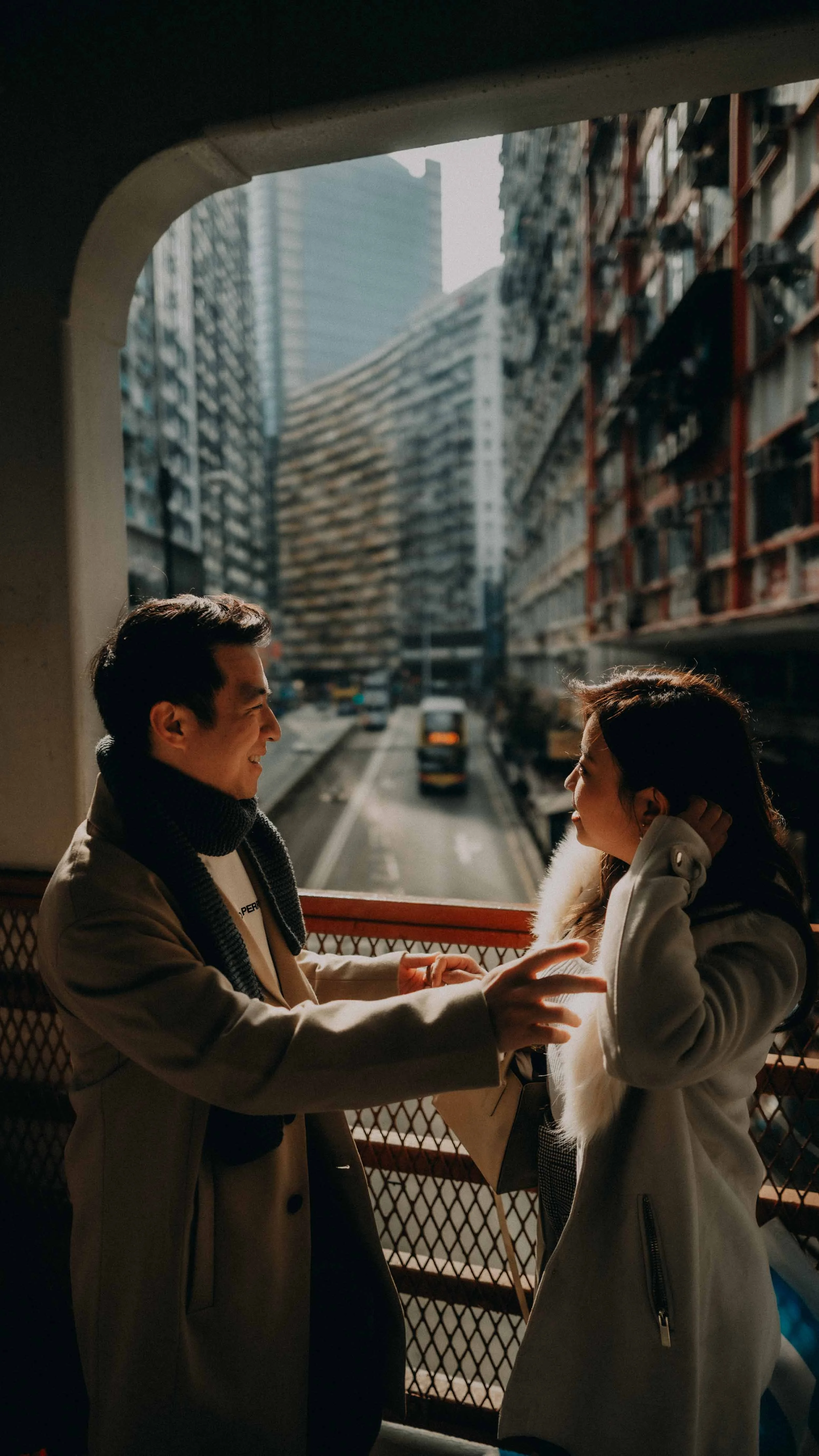 16-hongkong-coupleshoot-northpoint-overpass-tram-leicaq3.jpg
