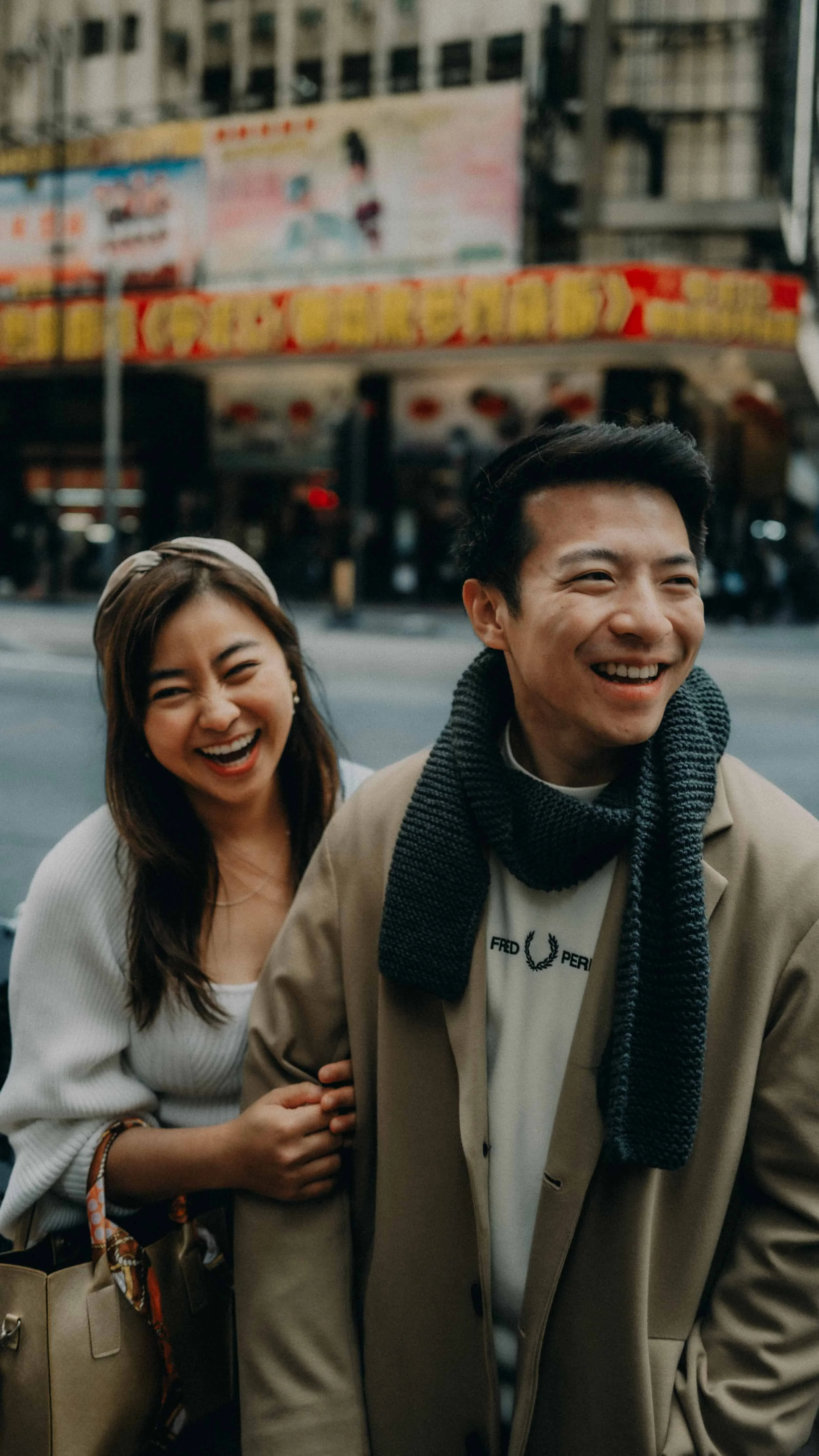 21-hongkong-coupleshoot-northpoint-sunbeamtheatre-laughter-leicaq3.jpg