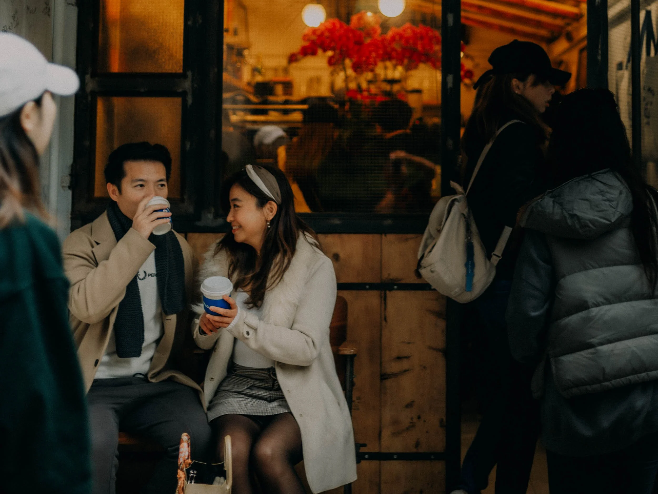 32-hongkong-coupleshoot-fortresshill-unclebencoffee-patrons-leicasl2.jpg