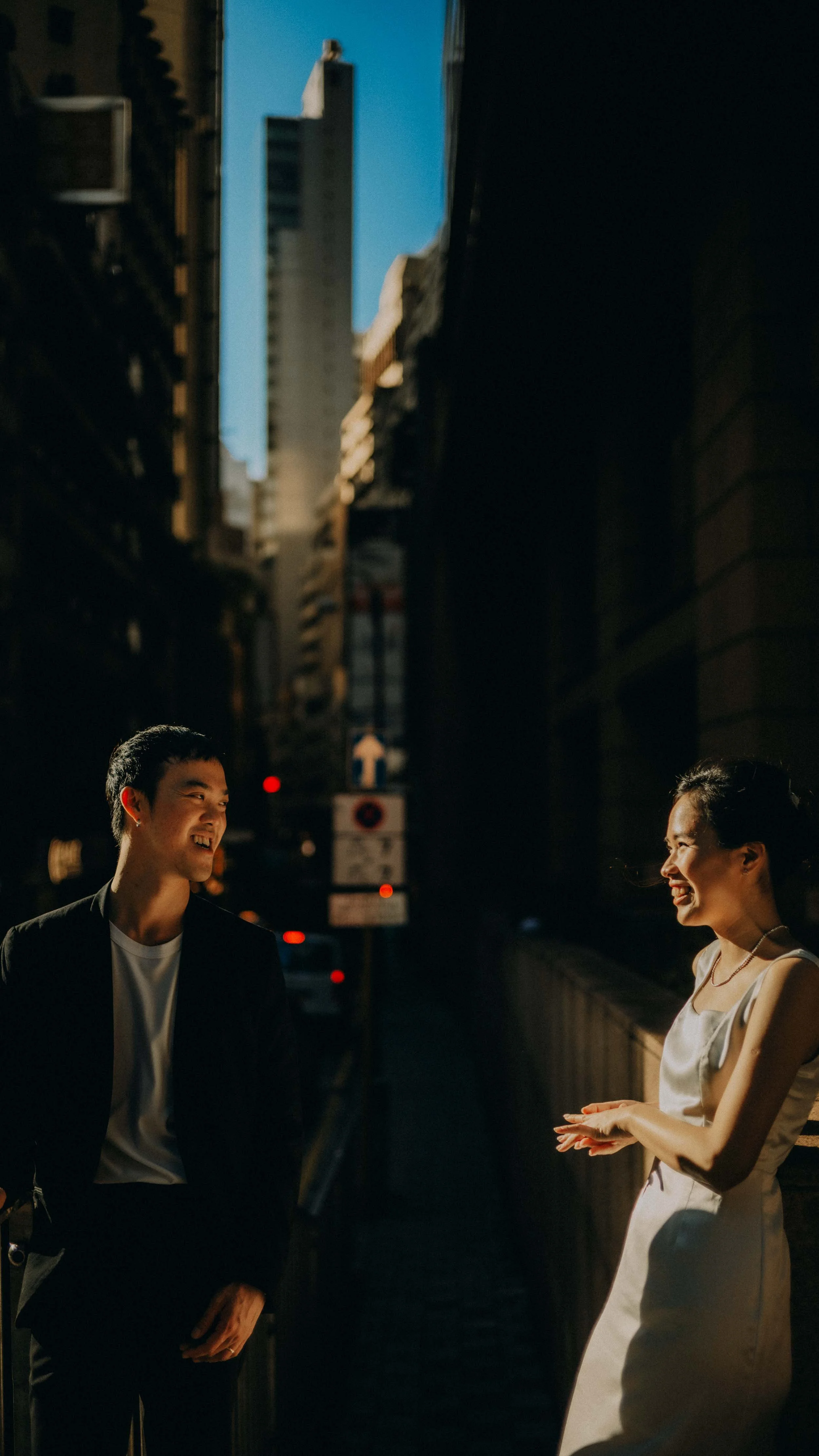 4-hongkong-prewedding-central-sunlight-laughter-leicasl2.jpg