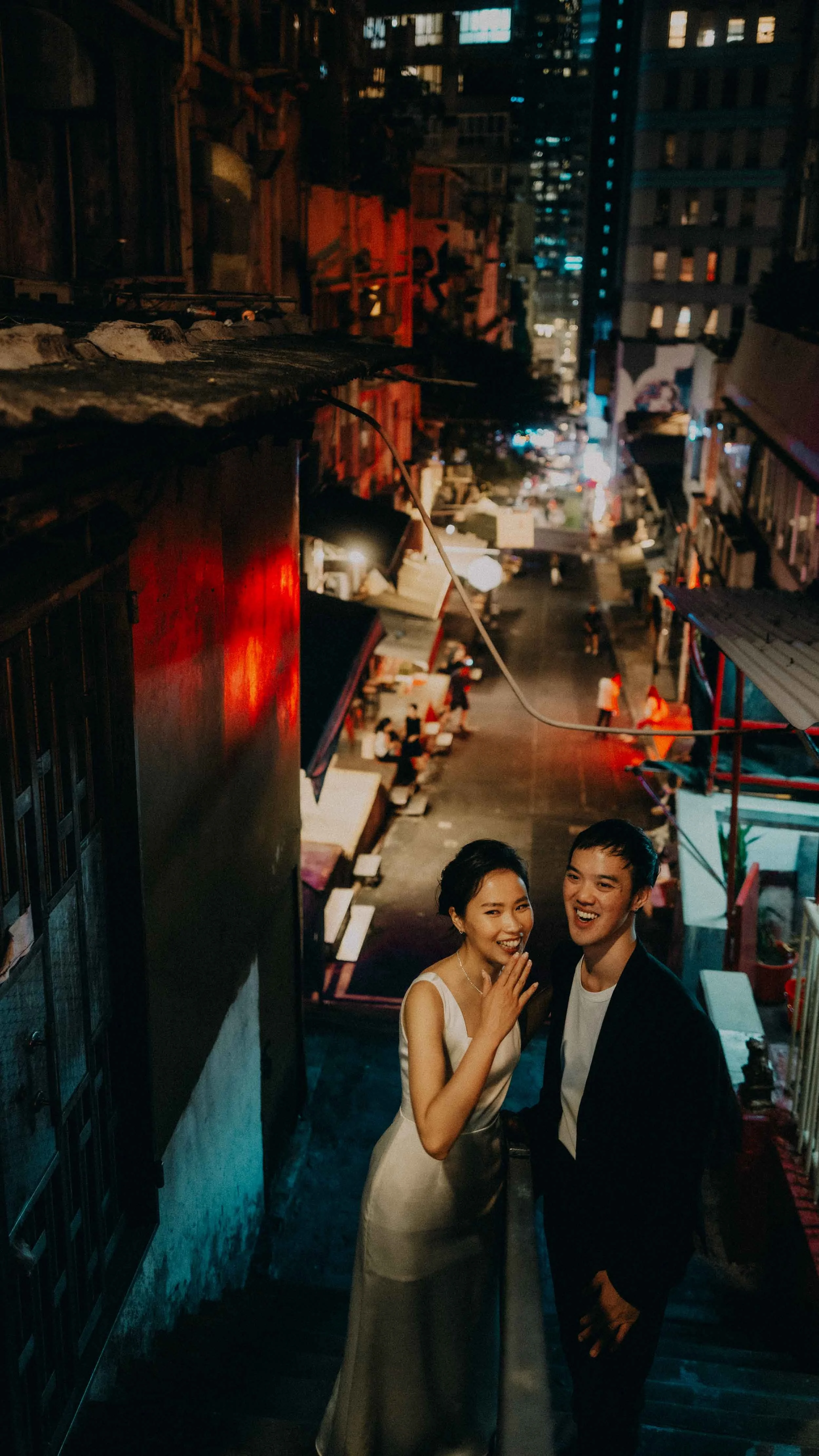23-hongkong-prewedding-night-stairs-handtomouth-leicaq3.jpg