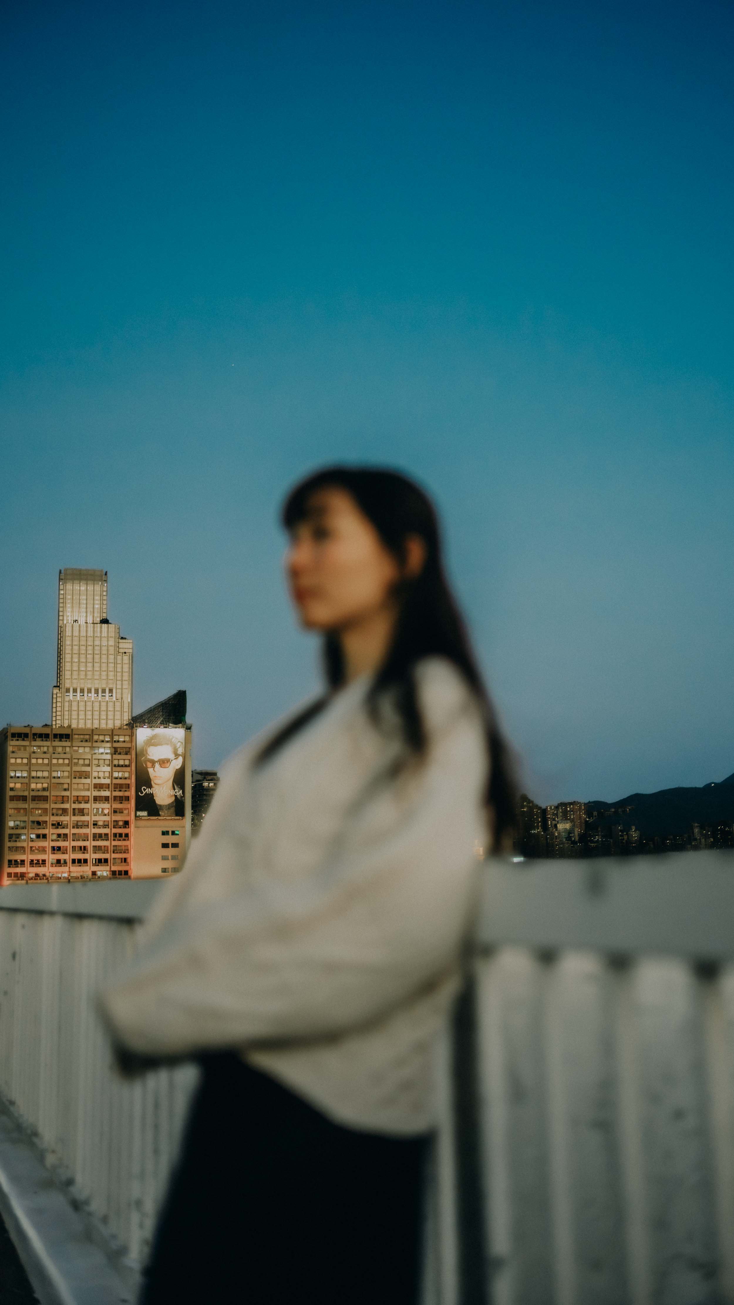 11-hongkong-portrait-victoriaharbour-waterfront-cardiganblur-leicam11.jpg