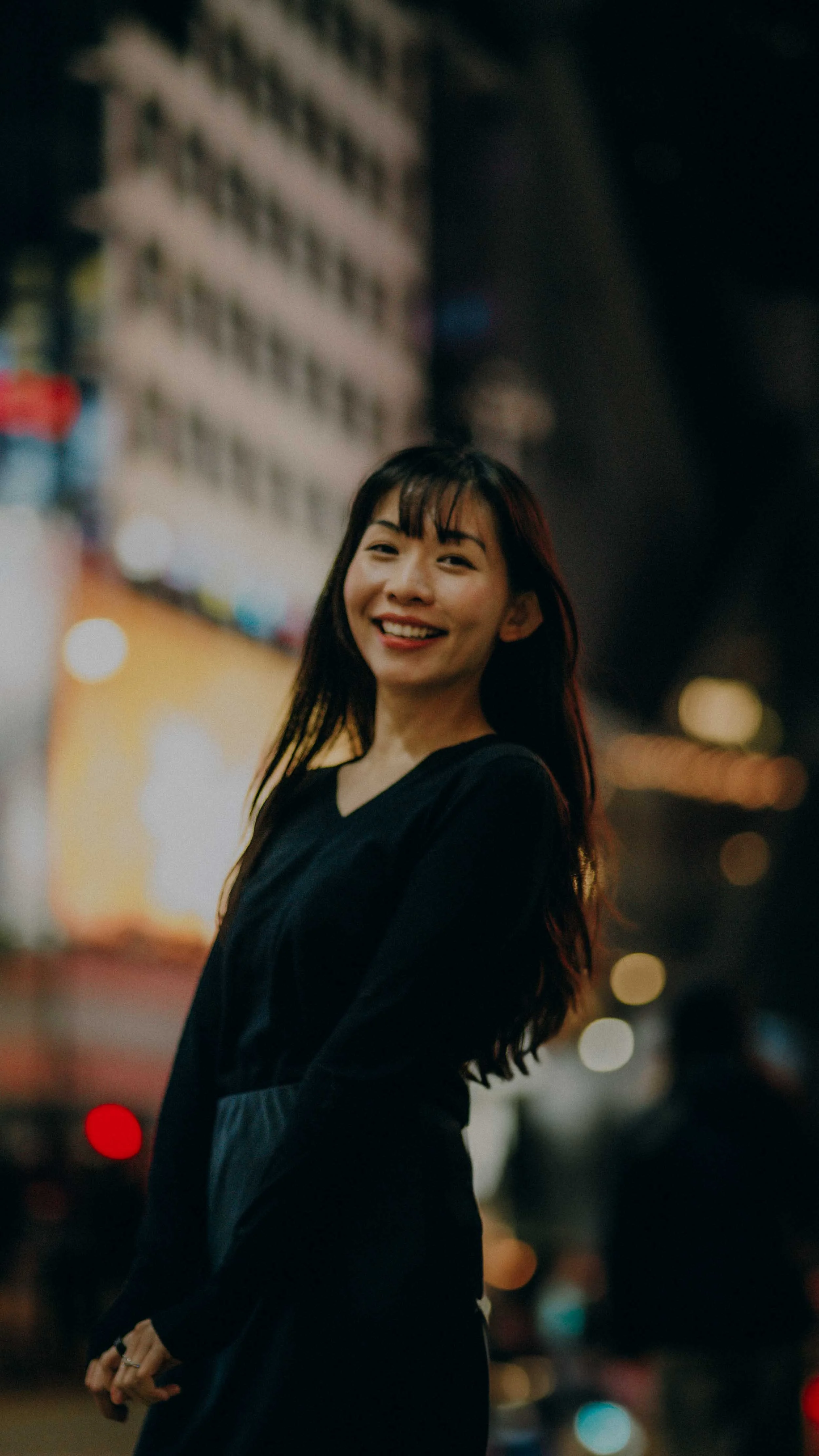 12-hongkong-portrait-causewaybay-night-smilingbokeh-leicasl2.jpg