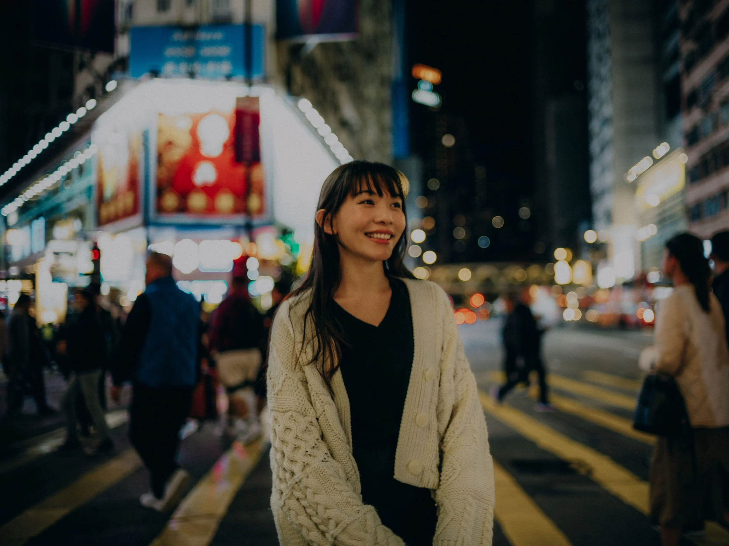 16-hongkong-portrait-causewaybay-crosswalk-cardigansmile-leicam11.jpg