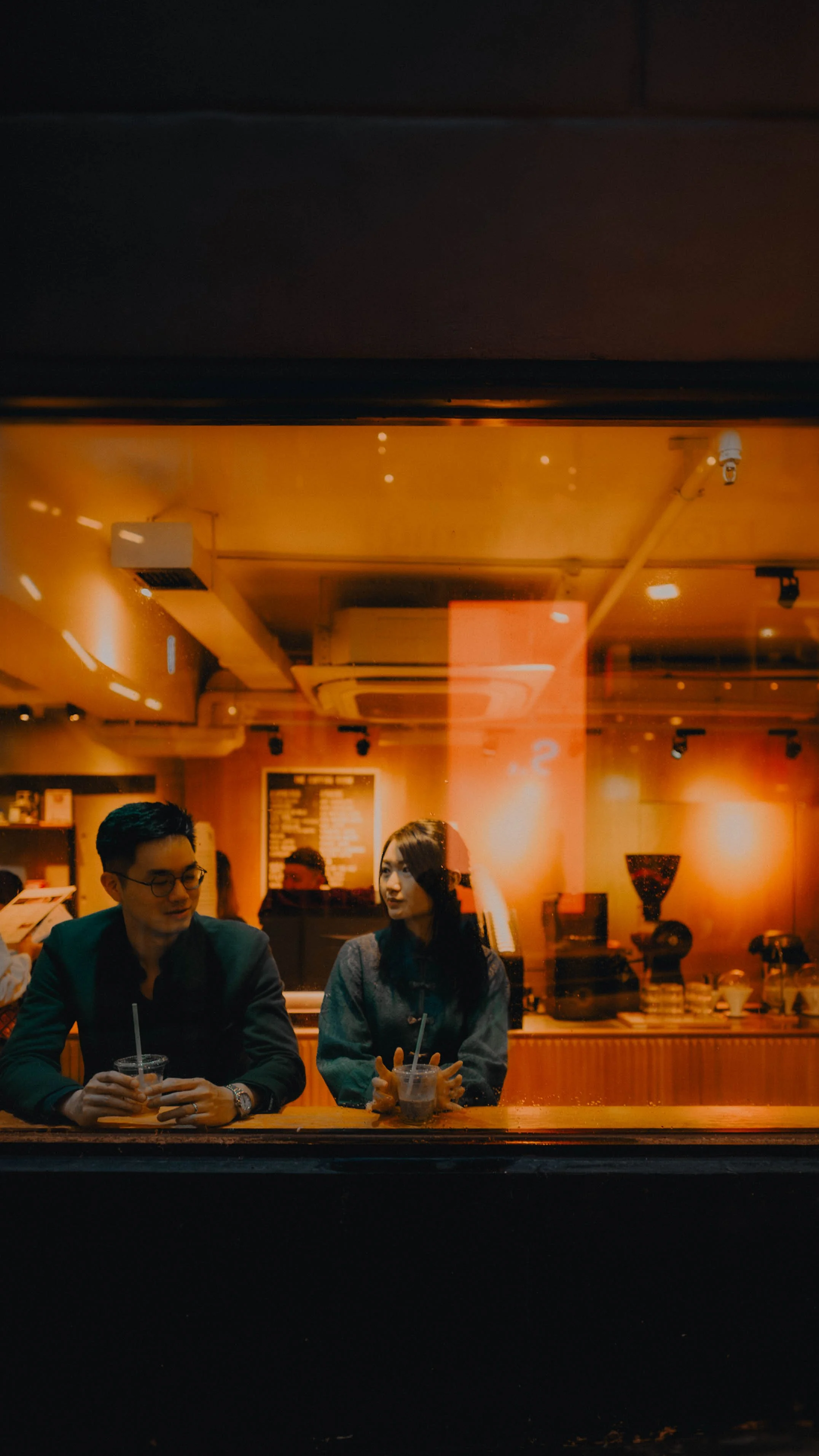 7-hongkong-engagement-central-cuppingroom-amberwindow-sonya7siii.jpg