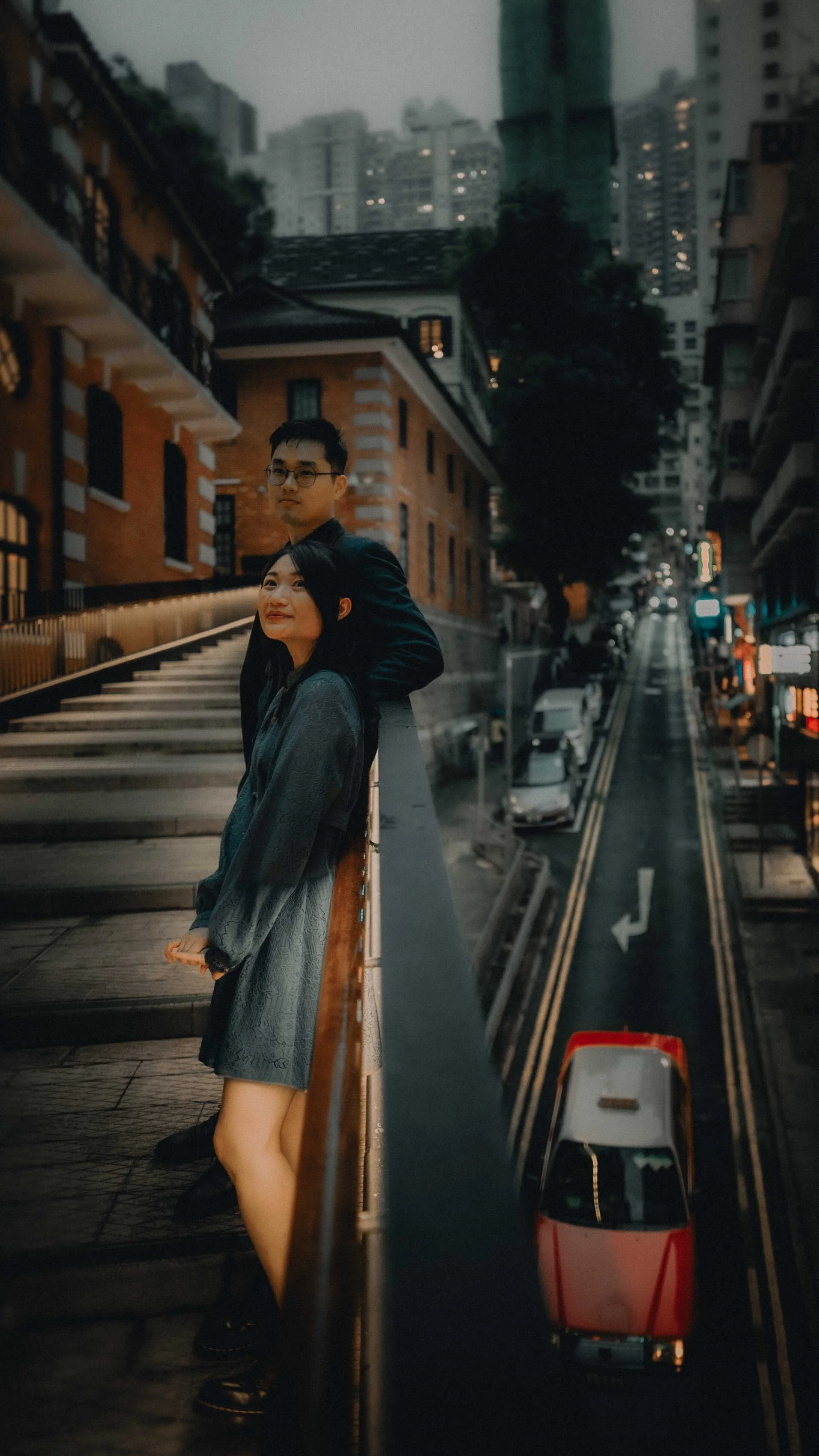 8-hongkong-engagement-central-taikwun-streetoverlook-sonya7siii.jpg