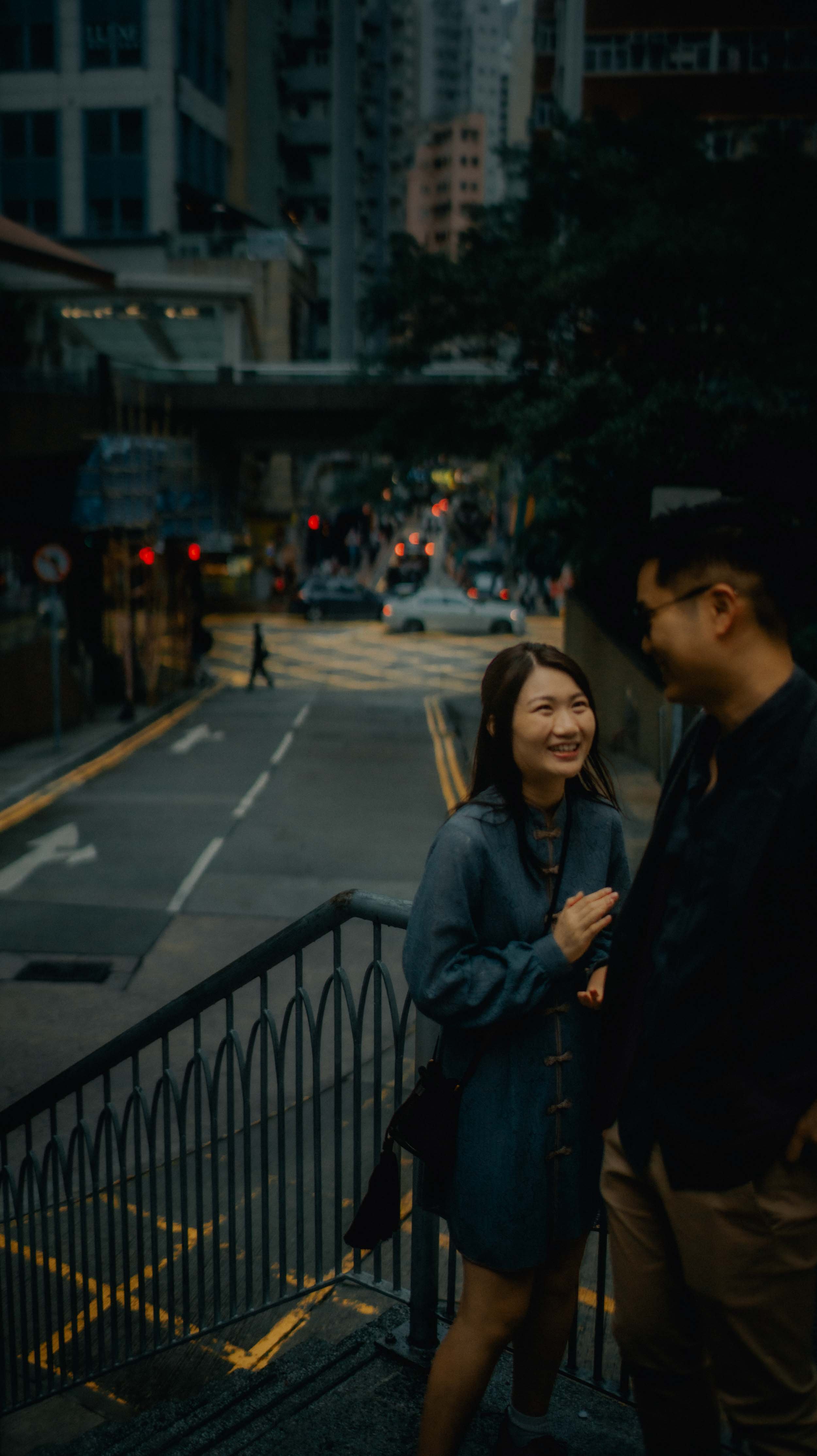 10-hongkong-engagement-wanchai-stairs-streetviewsmile-sonya7riv.jpg
