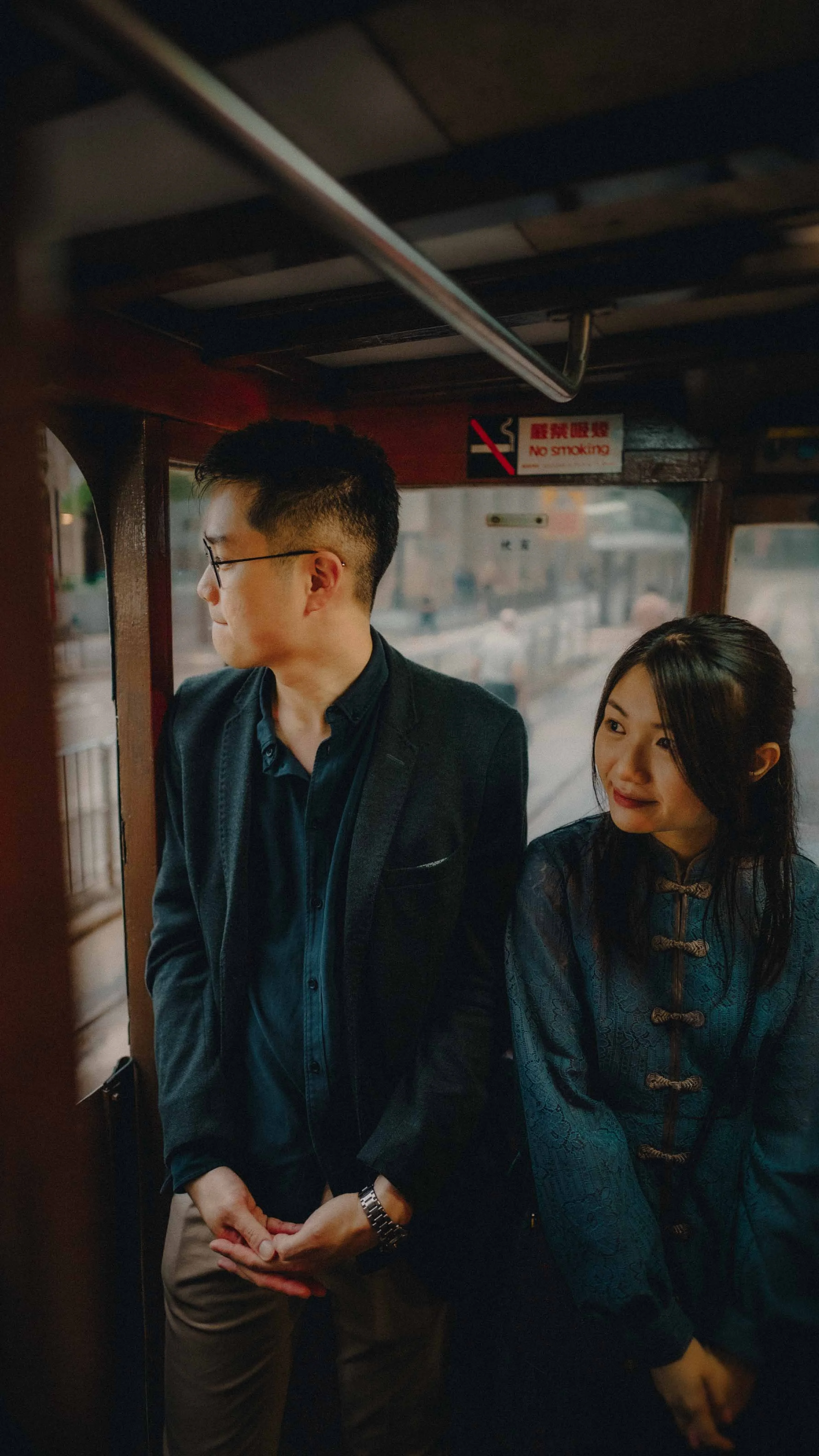 18-hongkong-engagement-admiralty-tram-windowgaze-sonya7siii.jpg