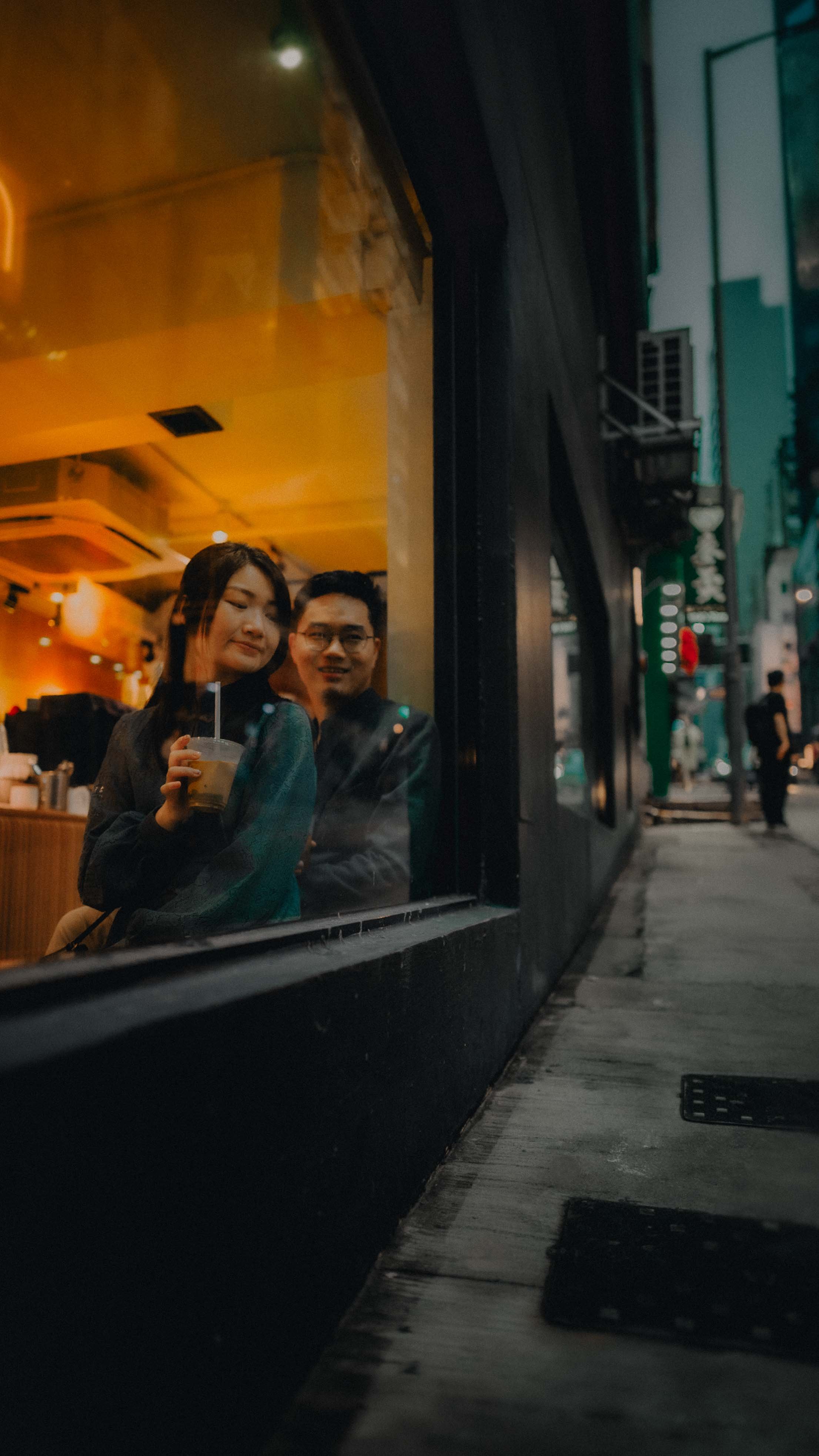 23-hongkong-engagement-central-cuppingroom-coffeewindow-sonya7siii.jpg