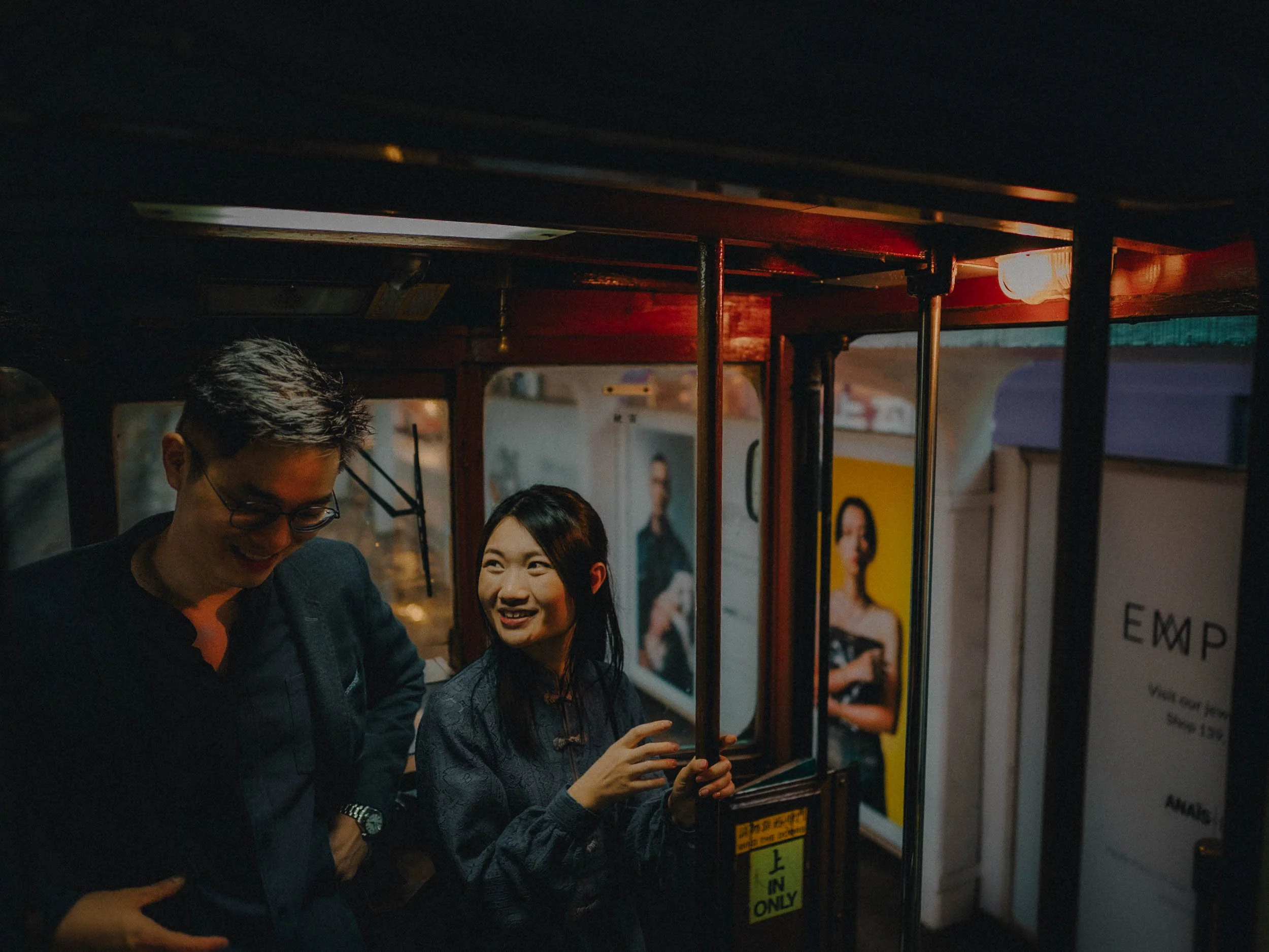 31-hongkong-engagement-admiralty-tram-sharedlaughter-sonya7siii.jpg