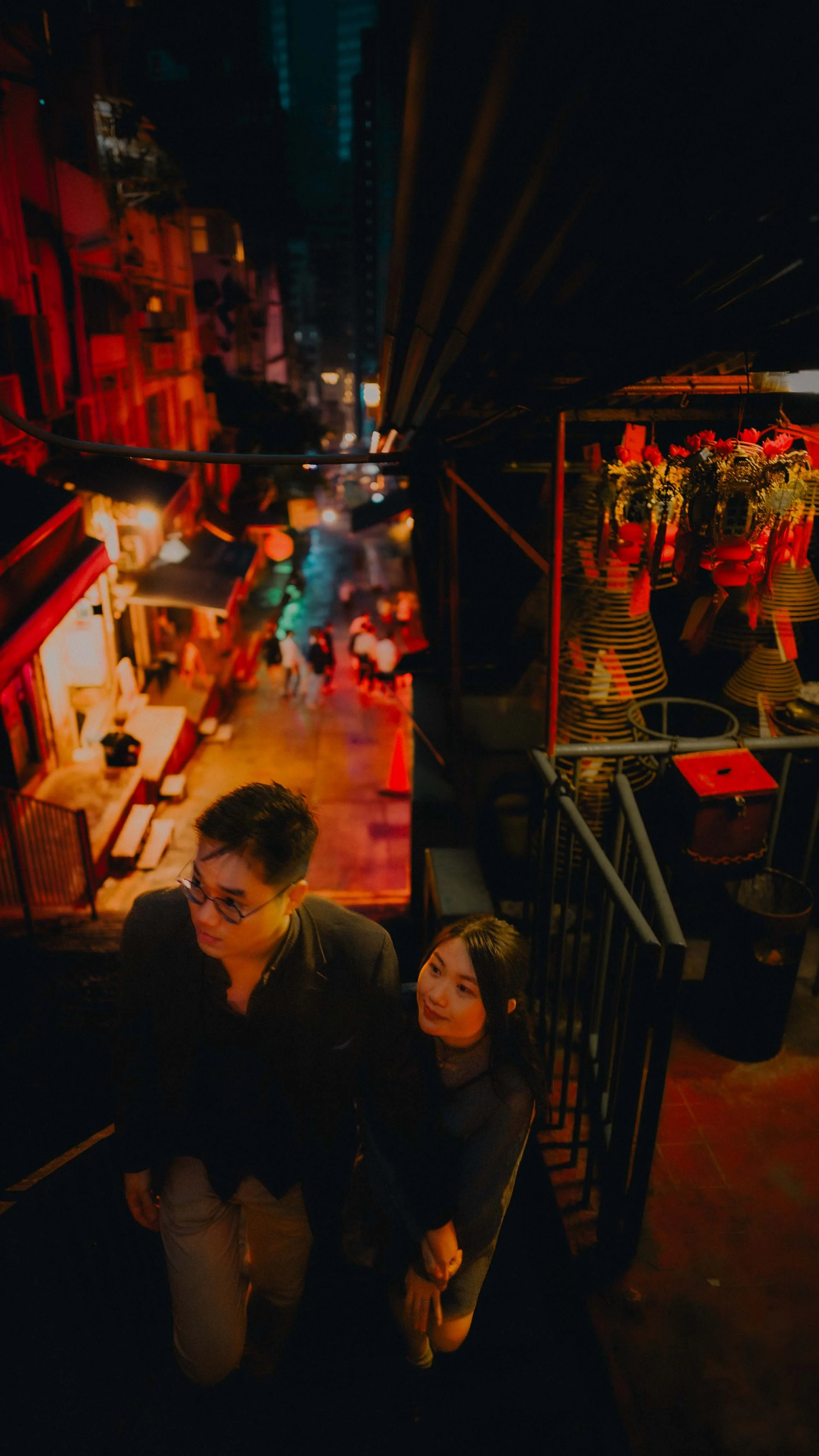 15-hongkong-engagement-night-central-soho-incensestaircase-sonya7siii.jpg