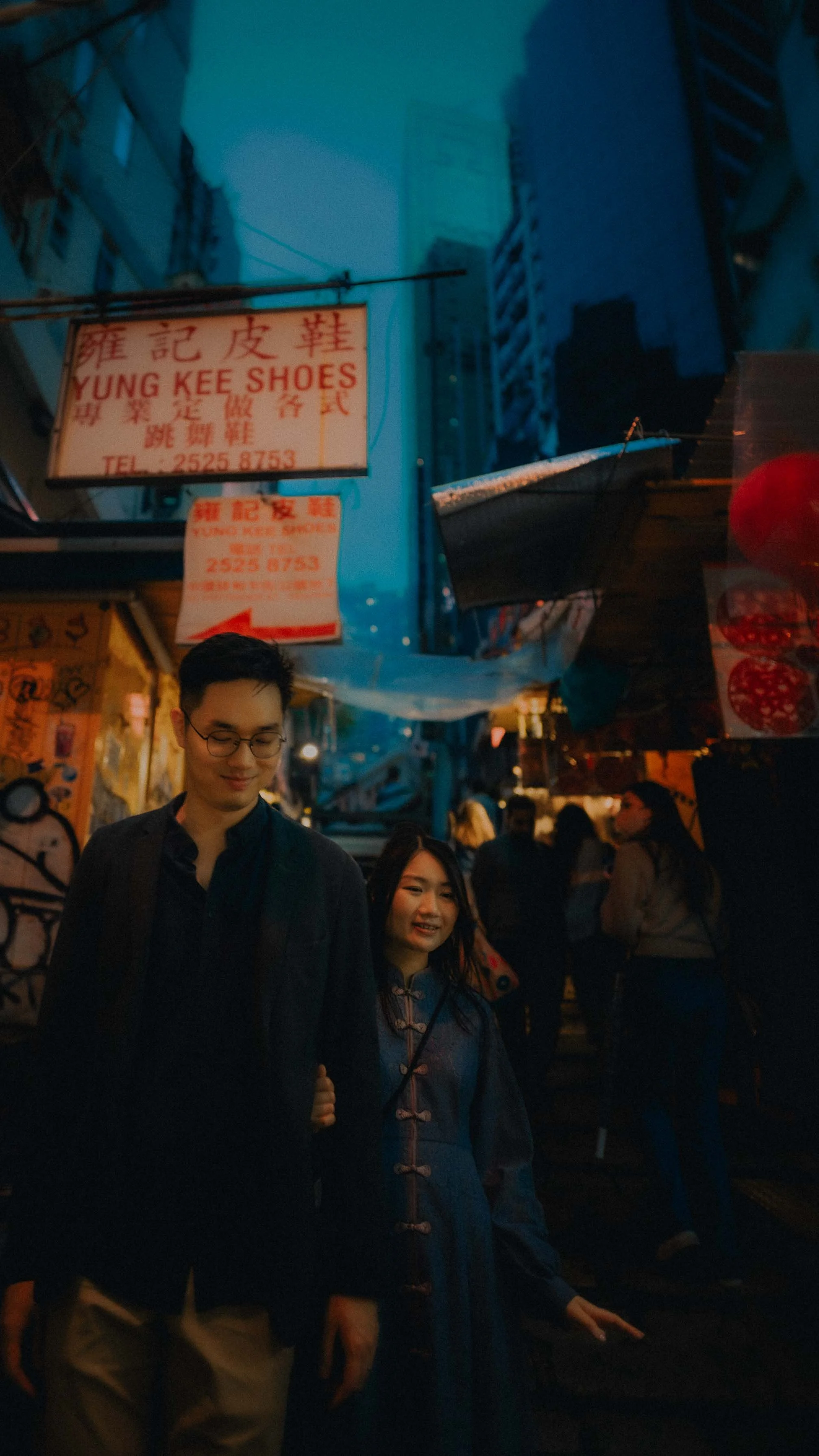 16-hongkong-engagement-night-central-street-marketwalk-sonya7siii.jpg