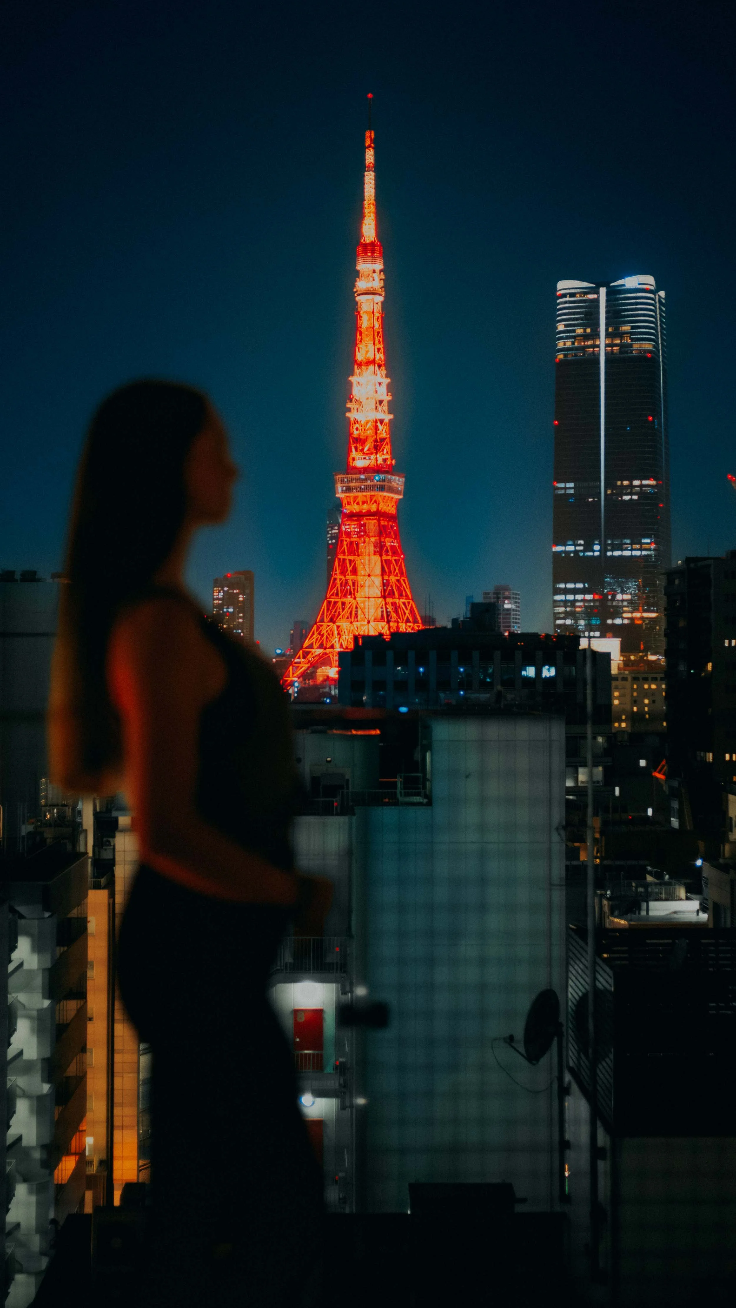 3-tokyo-portrait-hamamatsucho-9hours-rooftop-softprofile-leicasl2.jpg