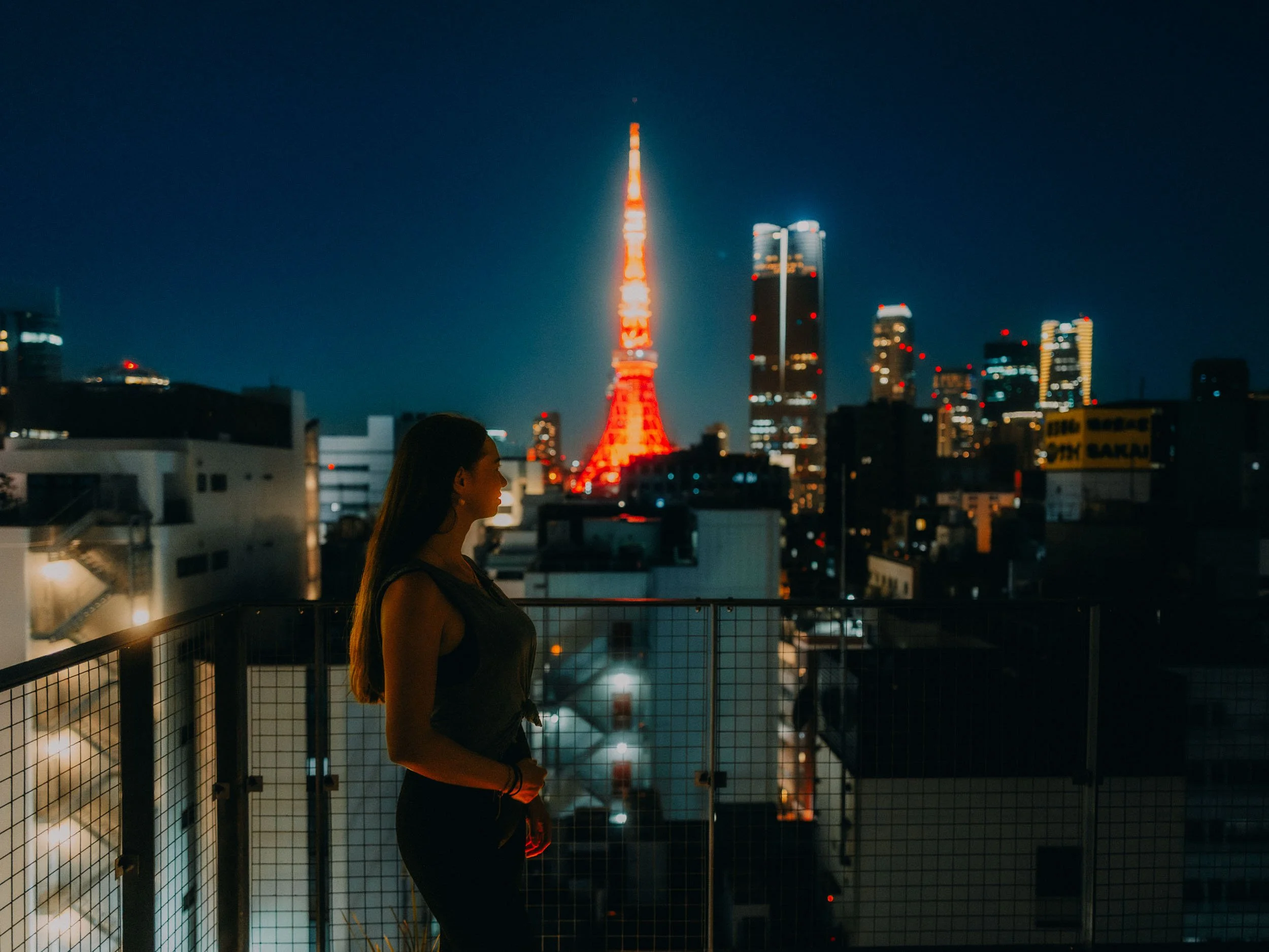 19-tokyo-portrait-hamamatsucho-9hours-rooftop-skylineprofile-leicaq3.jpg