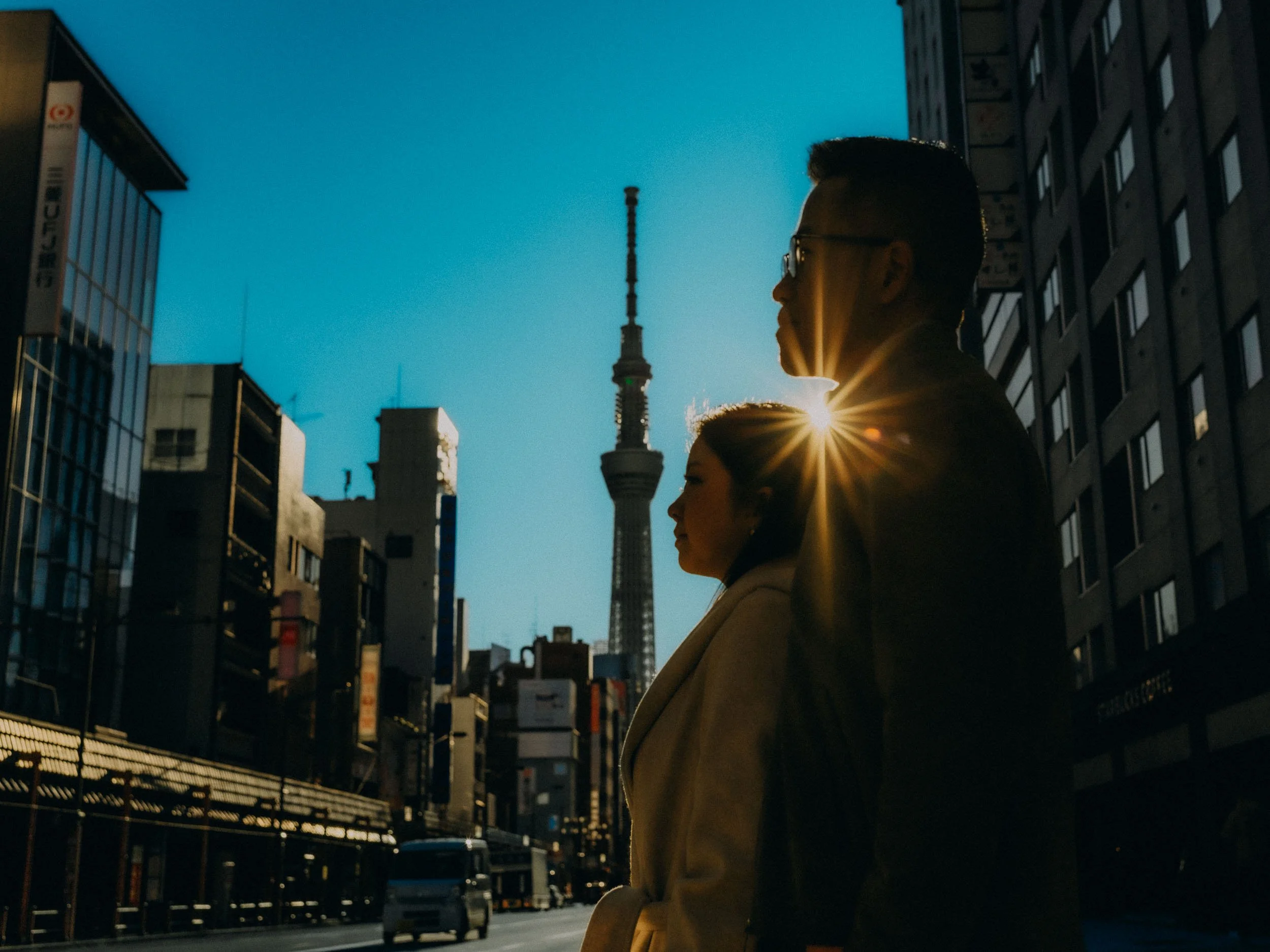 32-tokyo-engagement-asakusa-skytree-profiles-sunstar-leicasl2.jpg