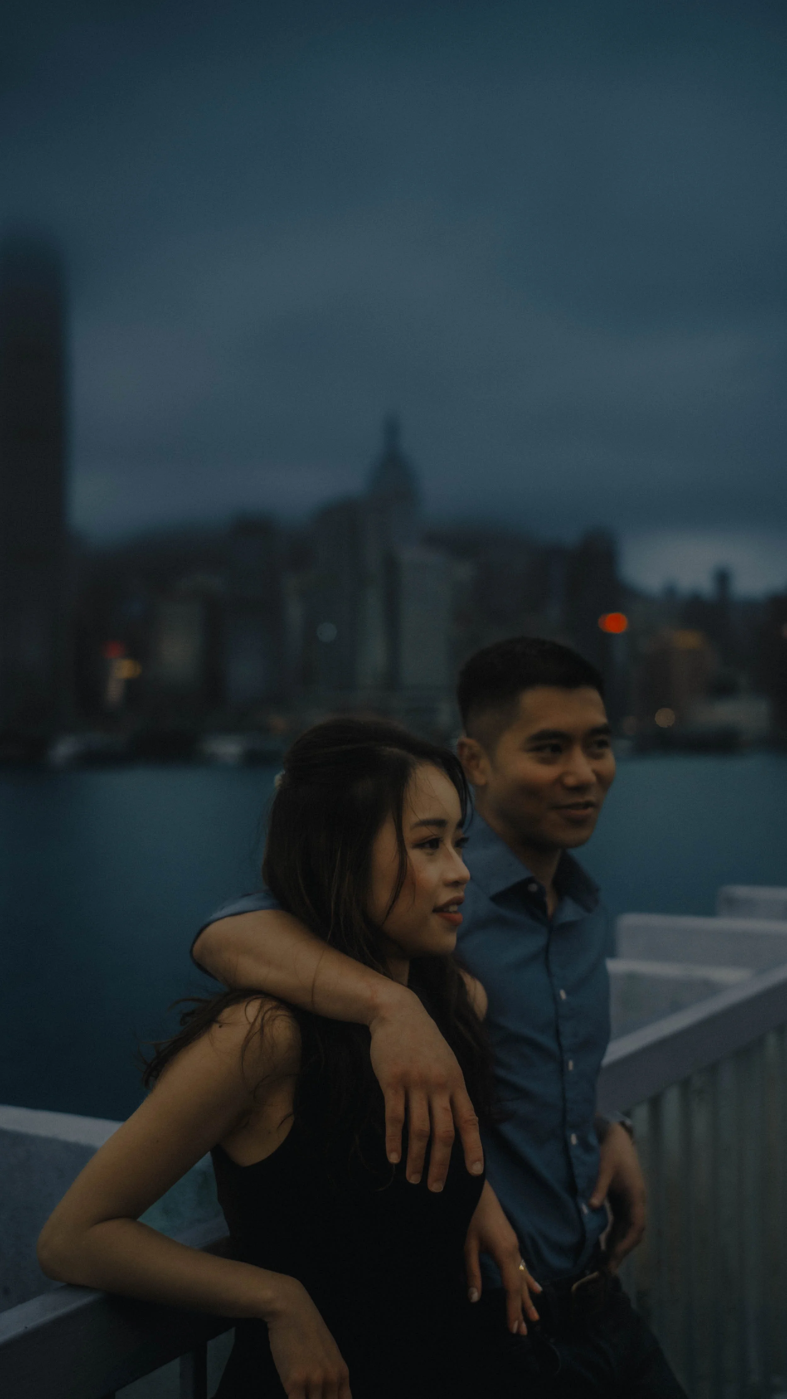 1-hongkong-engagement-victoriaharbour-close-shoulder-embrace-sonya7riv.jpg