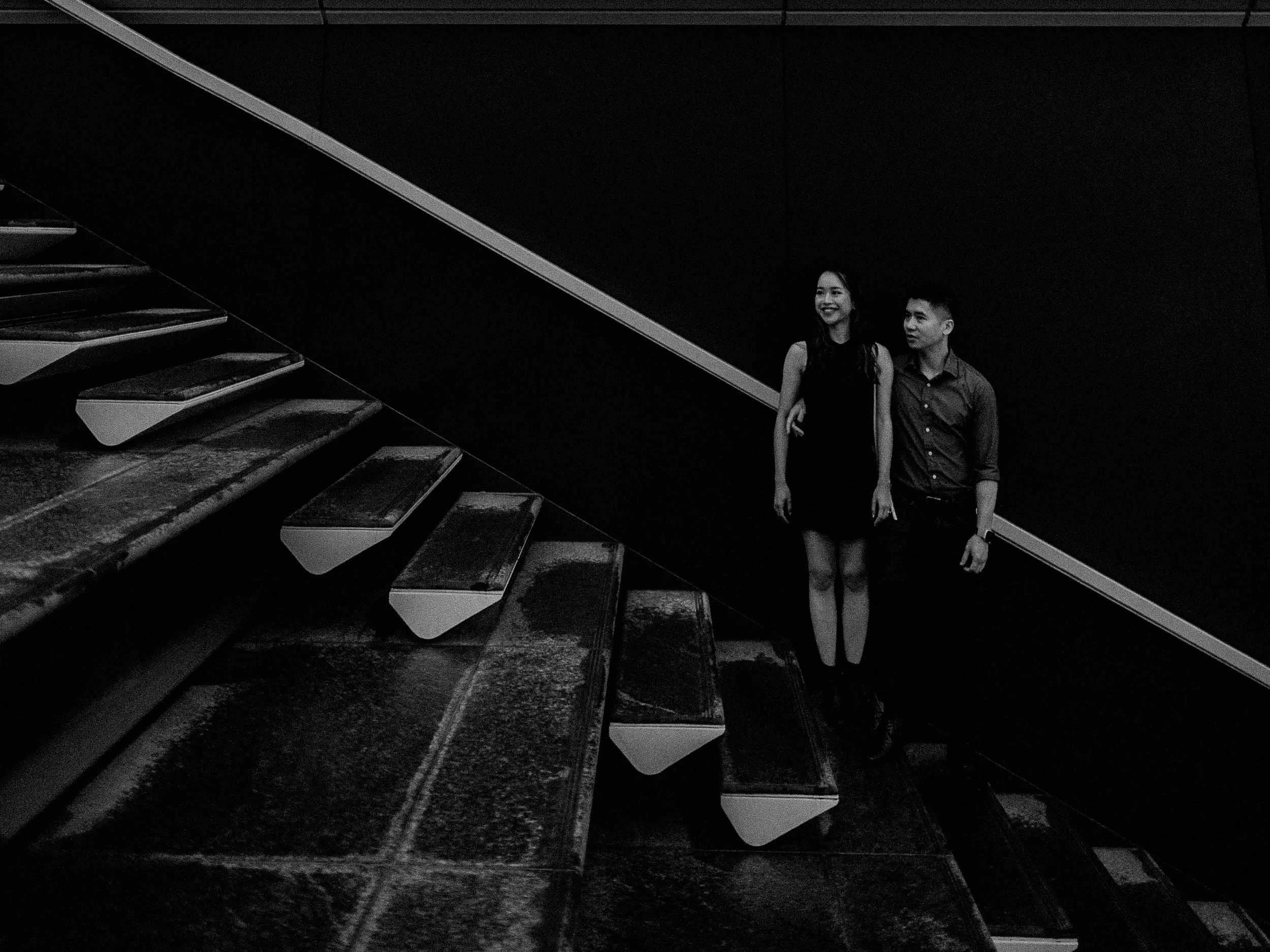 24-hongkong-engagement-tsimshatsui-staircase-blackandwhite-sonya7siii.jpg