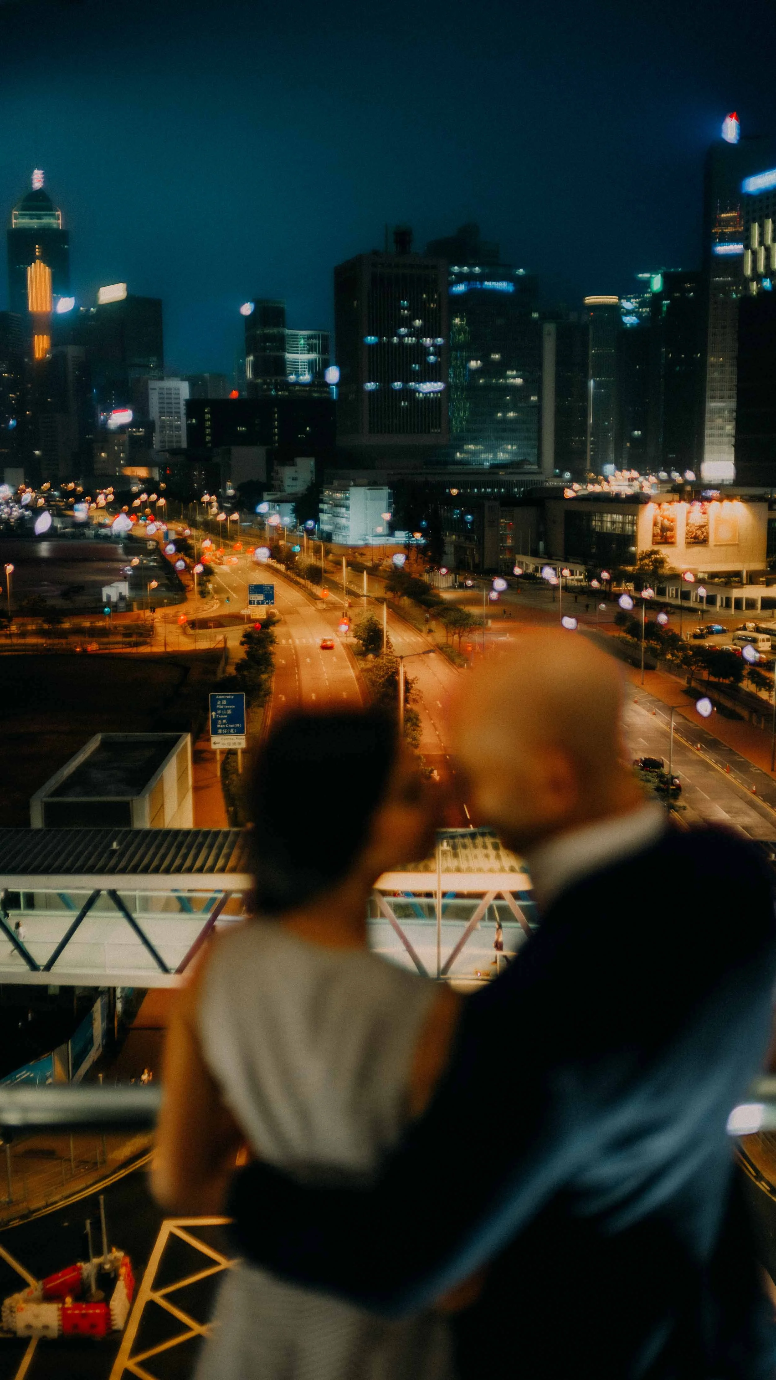 22-hongkong-engagement-central-overlook-softforeground-citylights-sonya7iii.jpg