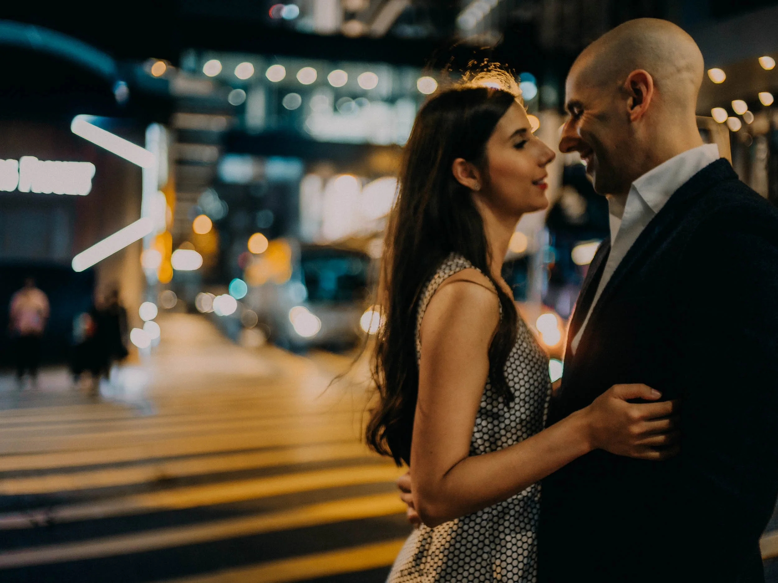 35-hongkong-engagement-central-crosswalk-smiling-closeup-sonya7iii.jpg