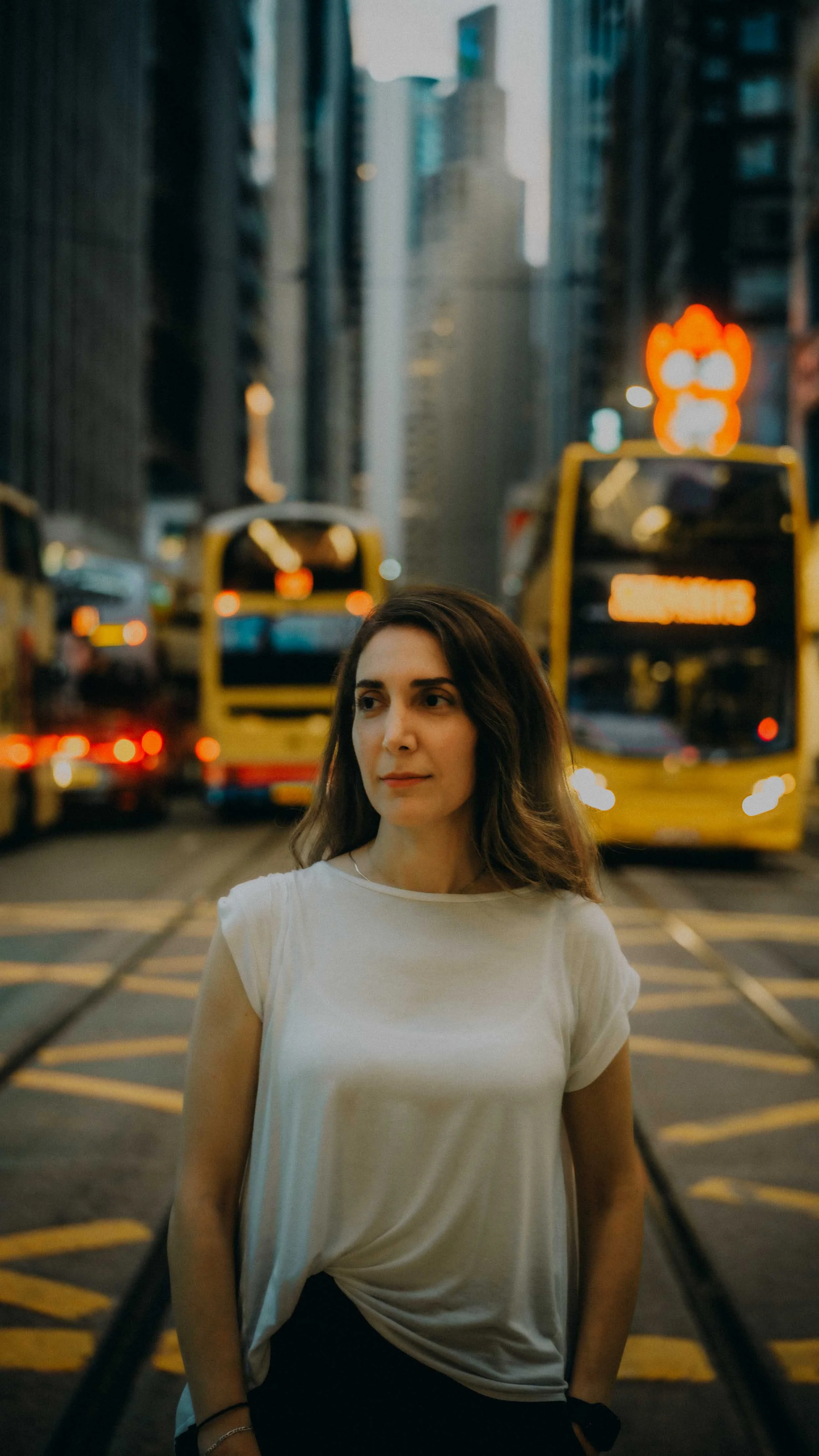 3-hongkong-portrait-central-street-doubledecker-buses-hasselbladx2d.jpg