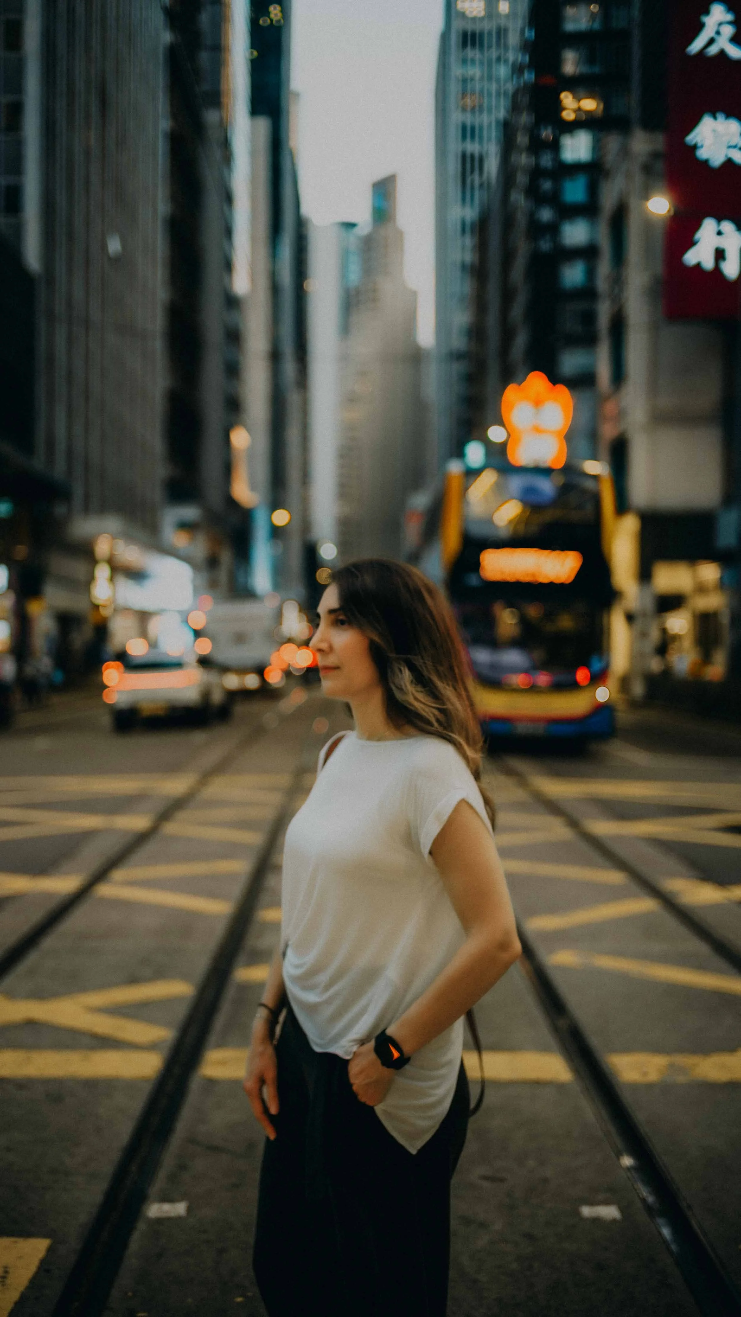 9-hongkong-portrait-central-tramtracks-sideview-leicam11.jpg