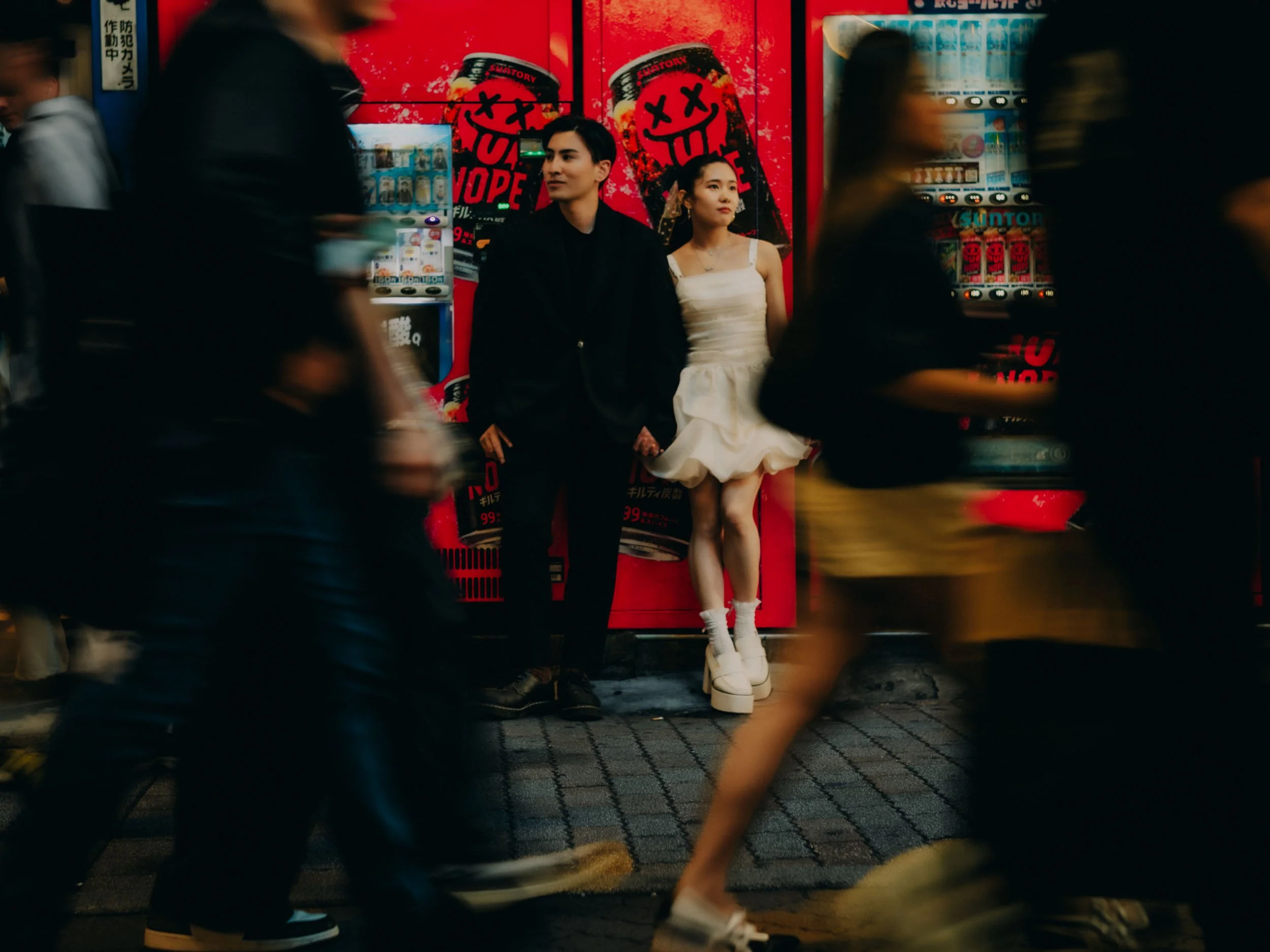 1-redsheep-street-style-couple-photography-tokyo-shibuya-motion.jpg