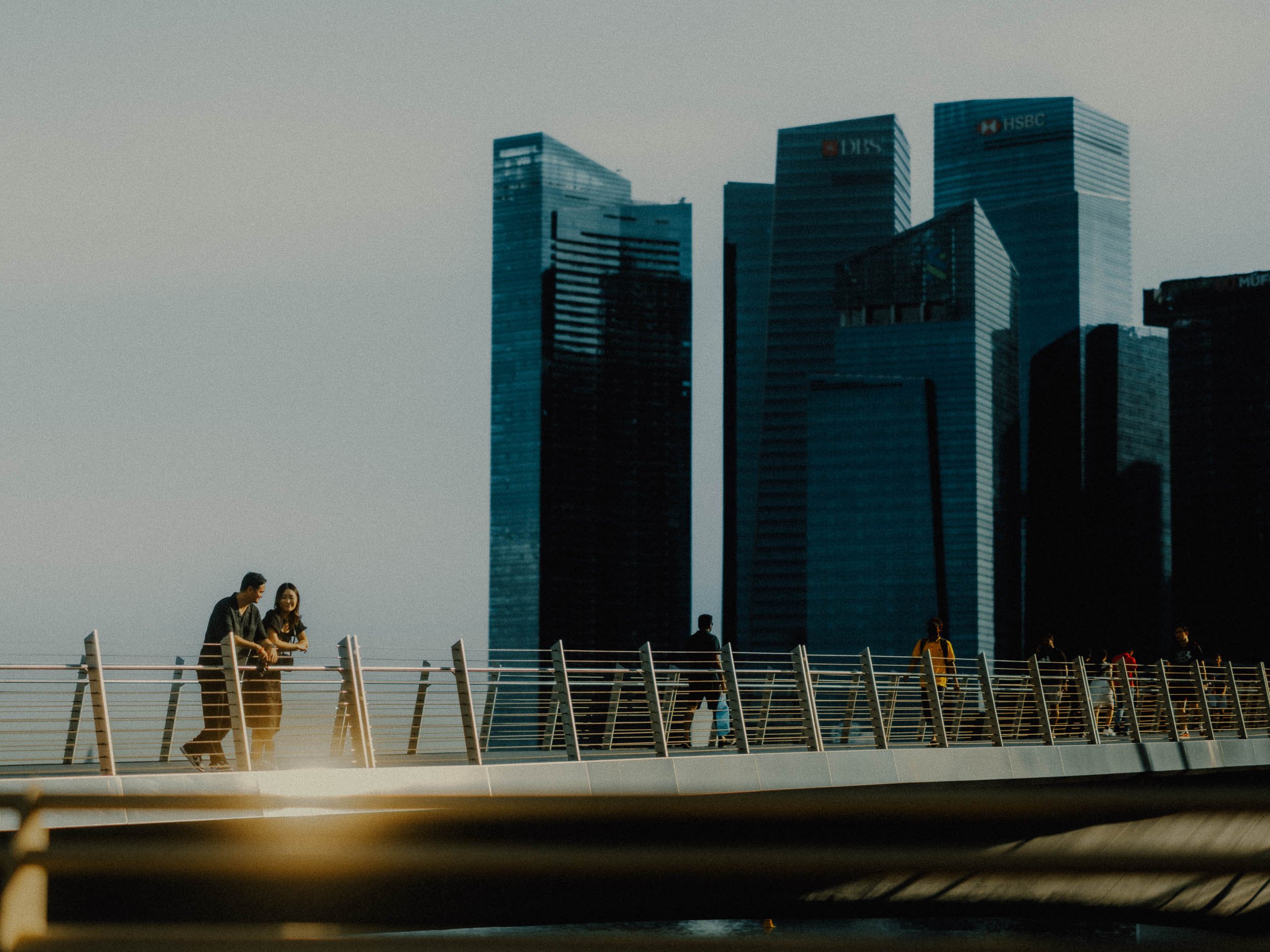 6-redsheep-destination-couple-photography-singapore-city-fuji.jpg