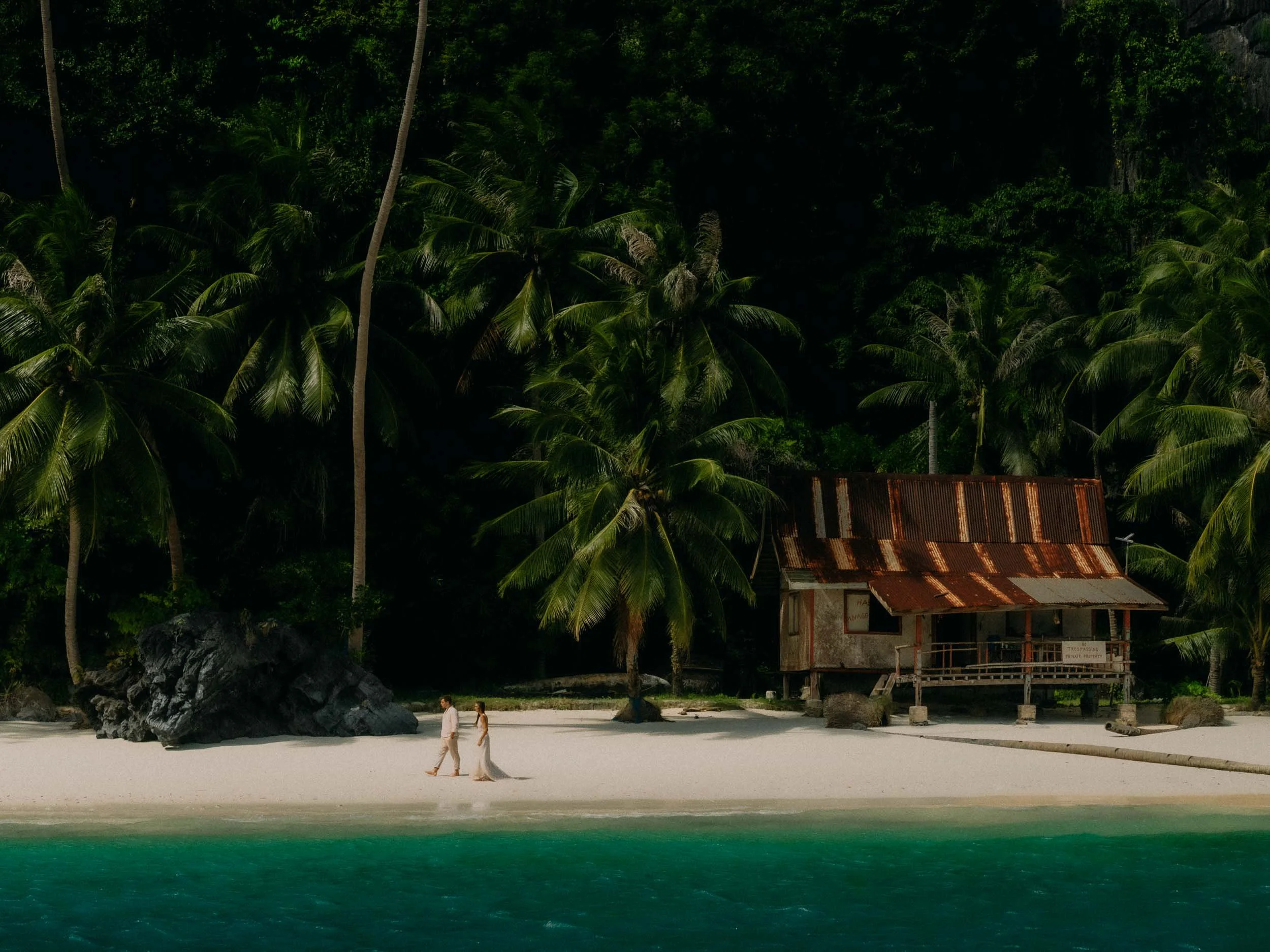 4-redsheep-destination-couple-photography-elnido-secret-island-spots-sony.jpg