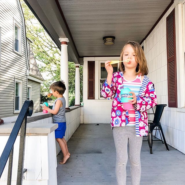 Front porch living + hospitality ✨

I asked God for a porch for a long time before we started looking for a house. I felt like from what we had seen on the market, they were kind of rare, but on the list of things that &ldquo;had&rdquo; to be in our 